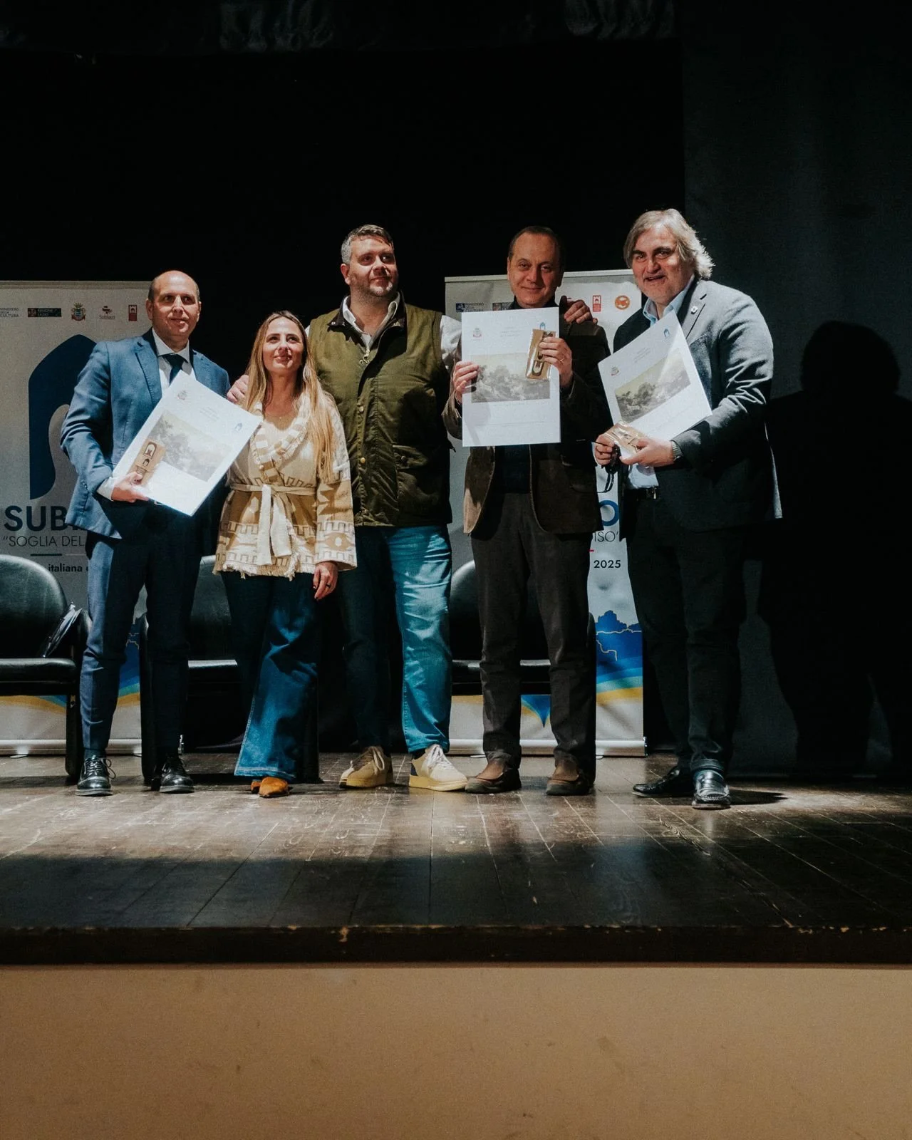 𝟏𝟗𝟖𝟐, 𝐂𝐚𝐦𝐩𝐢𝐨𝐧𝐢 𝐝𝐞𝐥 𝐌𝐨𝐧𝐝𝐨: 𝐮𝐧𝐚 𝐬𝐞𝐫𝐚𝐭𝐚 𝐝𝐢 𝐦𝐞𝐦𝐨𝐫𝐢𝐚, 𝐩𝐚𝐬𝐬𝐢𝐨𝐧𝐞 𝐞 𝐨𝐫𝐠𝐨𝐠𝐥𝐢𝐨 𝐜𝐨𝐥𝐥𝐞𝐭𝐭𝐢𝐯𝐨 ⚽️ 

Ci sono storie che non appartengono soltanto allo sport, ma alla memoria di un intero Paese. Il 1982