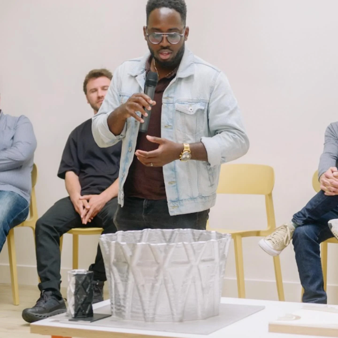 We are excited to share the second in our series of interviews: Oluseun Taiwo @big_seun_ (Solideon) @solideonusa 
EoFM founders Andrei and Alexey spoke with Oluseun about robotic learning, material intelligence, and how architecture tools are accele