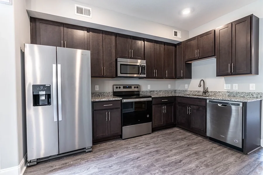 the-gables-at-red-river-clarksville-tn-2br-15ba---1110sf---kitchen (1).webp