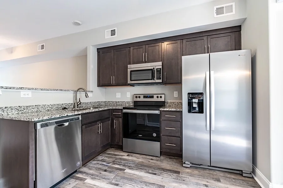 the-gables-at-red-river-clarksville-tn-2br-15ba---1110sf---kitchen.webp