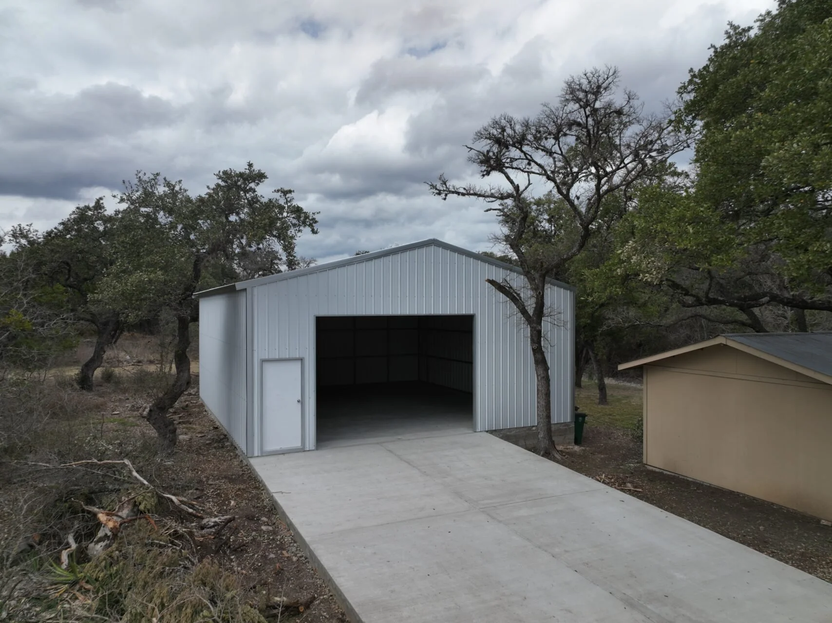 30x30-Metal-Garage-in-Texas-2.jpg