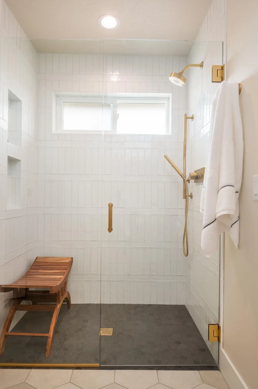 bright-shower-interior-design-montana.webp
