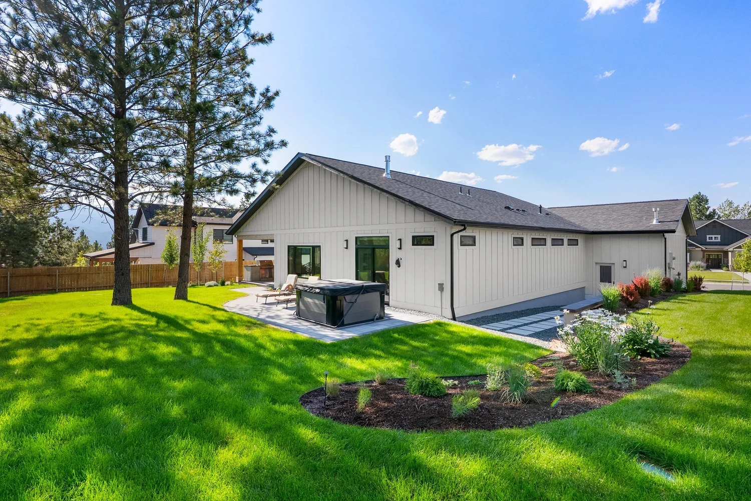 white-large-custom-house-build-missoula-montana.webp