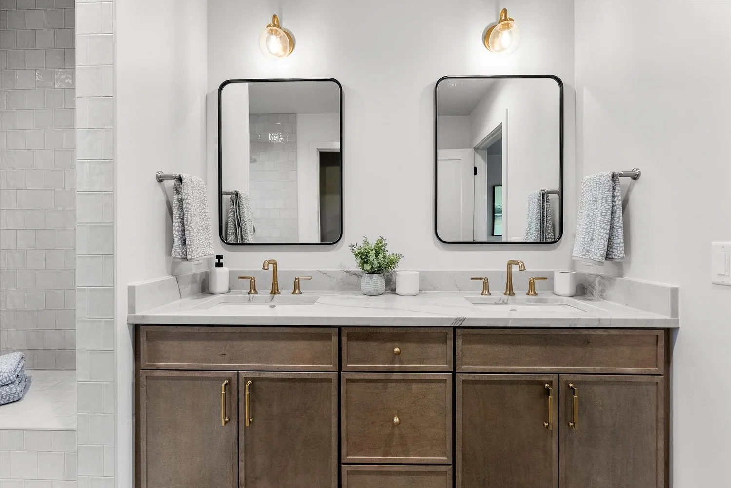 clean-two-sink-bathroom.webp