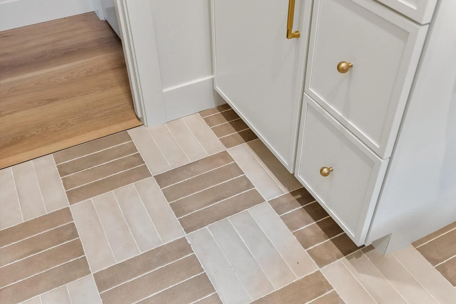 creative-durable-floors-kitchen.webp