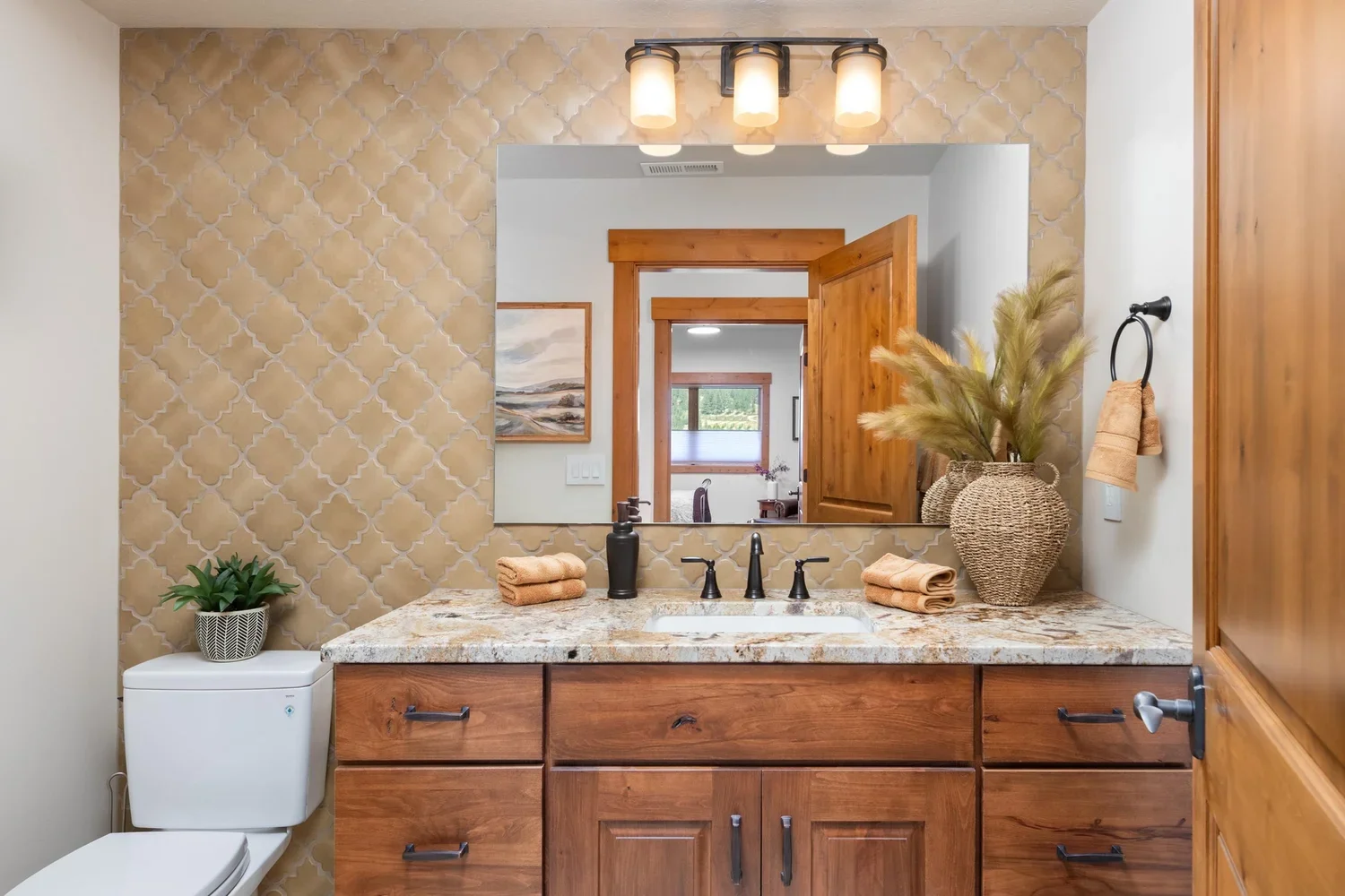natural-high-quality-materials-custom-powder-room-montana.webp