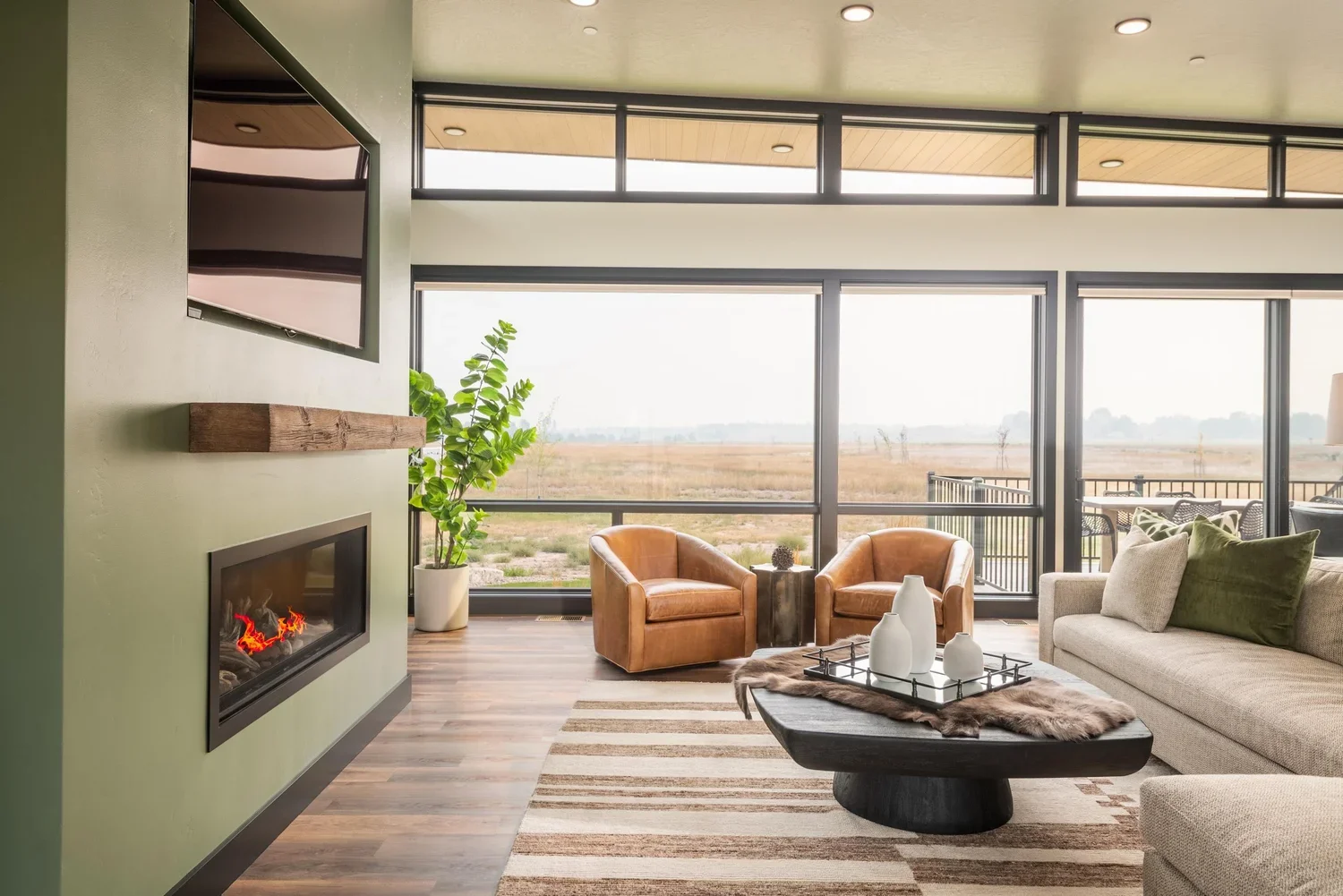 natural-light-windows-main-room.webp