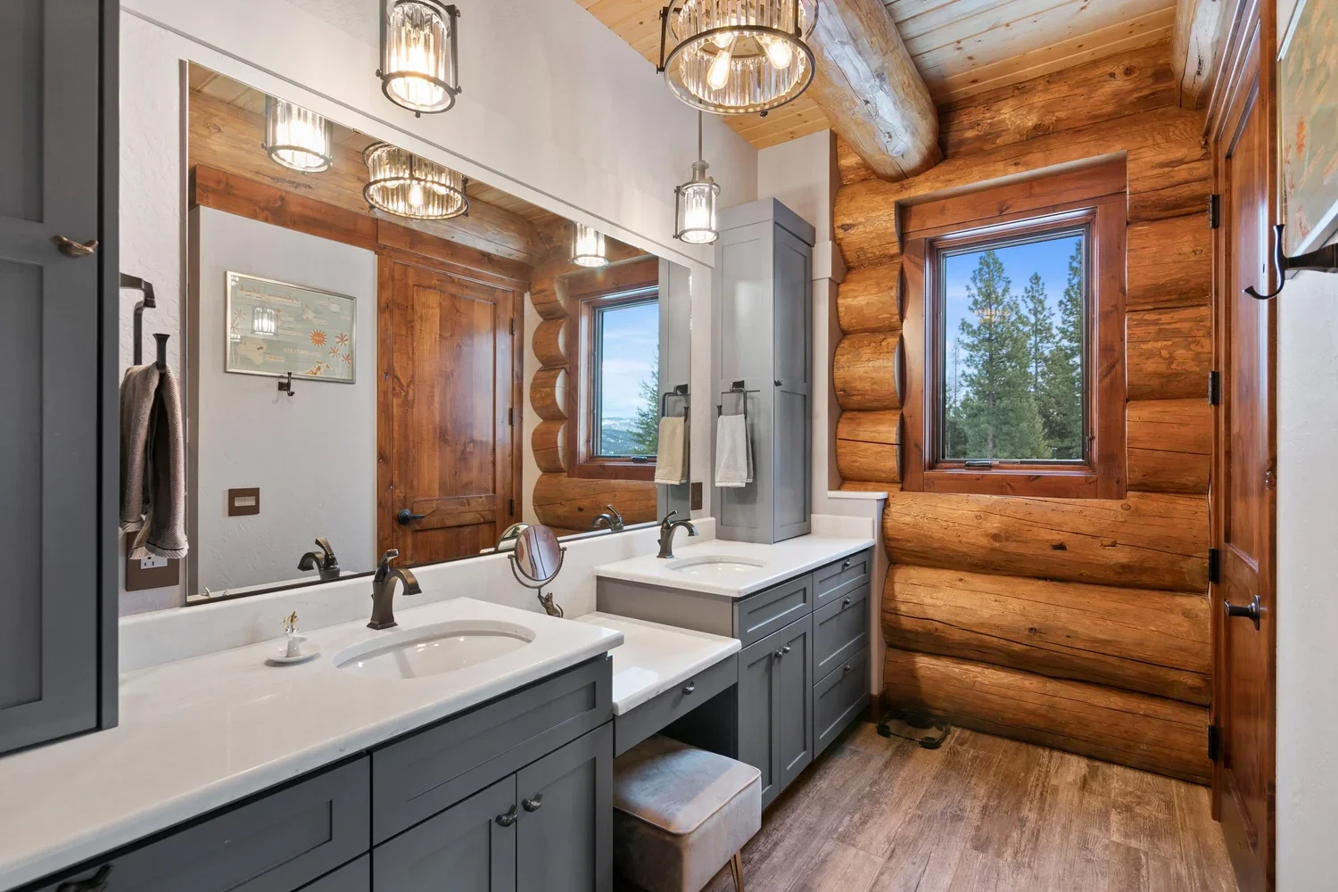 idyllic-montana-log-cabin-bathroom.webp