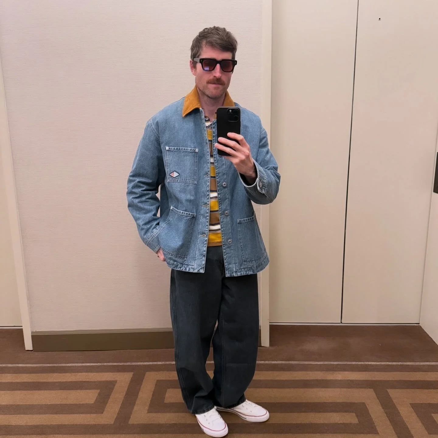 The Jacob Elordi starter pack. #canadiantuxedo