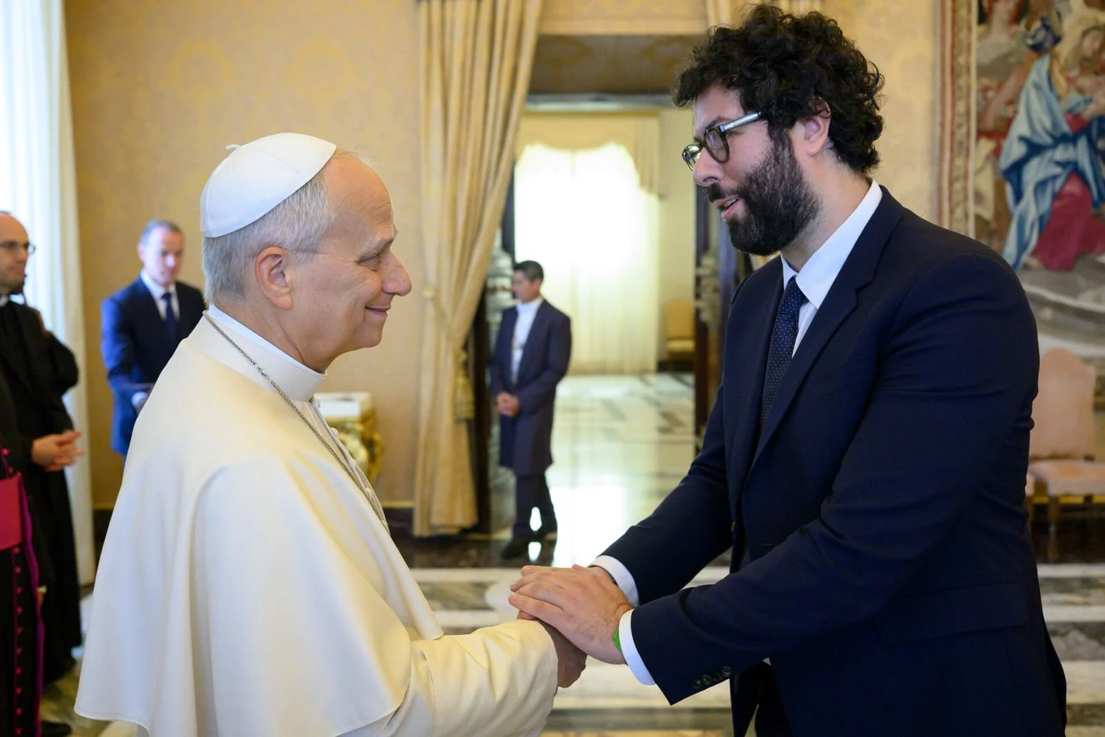 Vittorio Calabrese greeting Pope Leo XIV during the audience at the Vatican