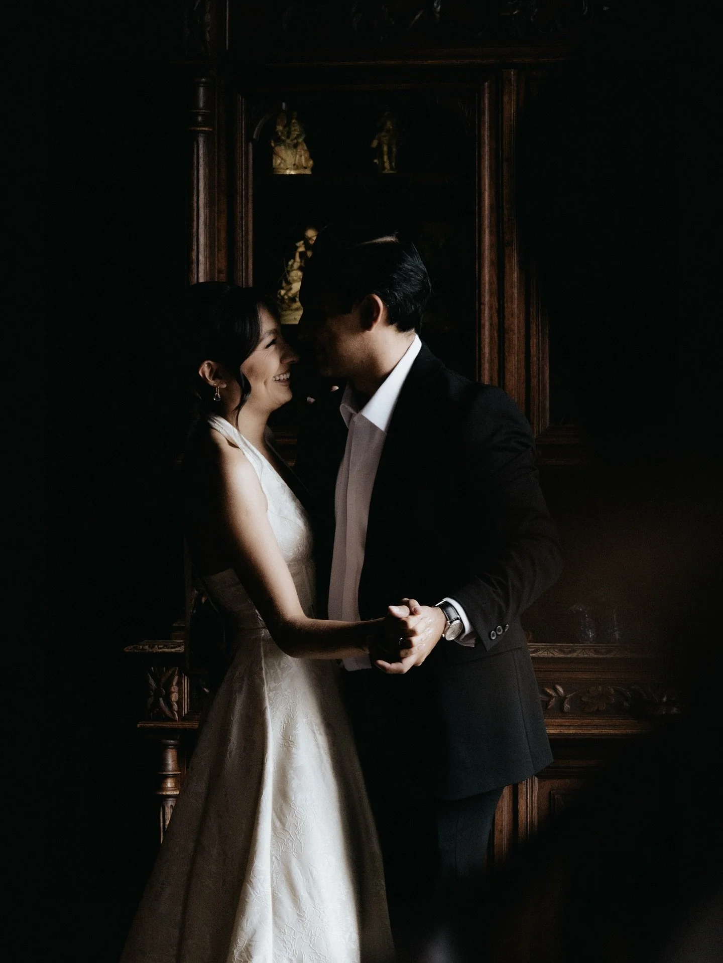 The ALES &bull;| coming soon
.
.
.
.
.
#dorianweddings