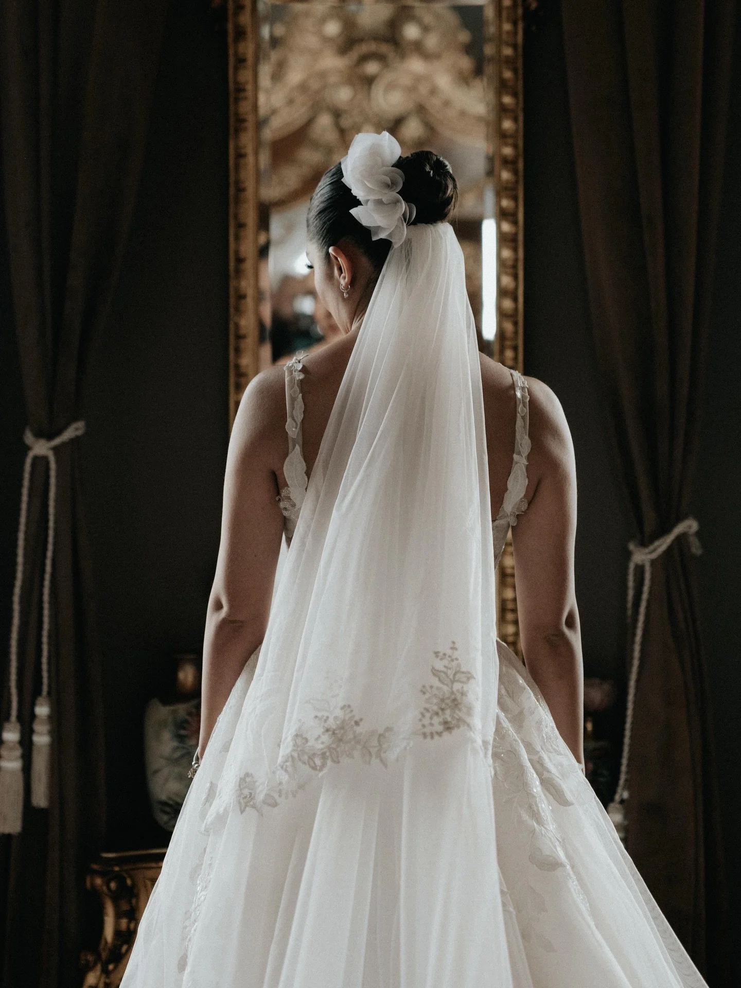 At Hacienda Chimalpa, everything feels classic, elegant, and timeless. Pure art.
.
.
.
.
.
#weddingphotographer
#destinationweddingphotographer
#weddingstoryteller
#authenticwedding
#editorialwedding