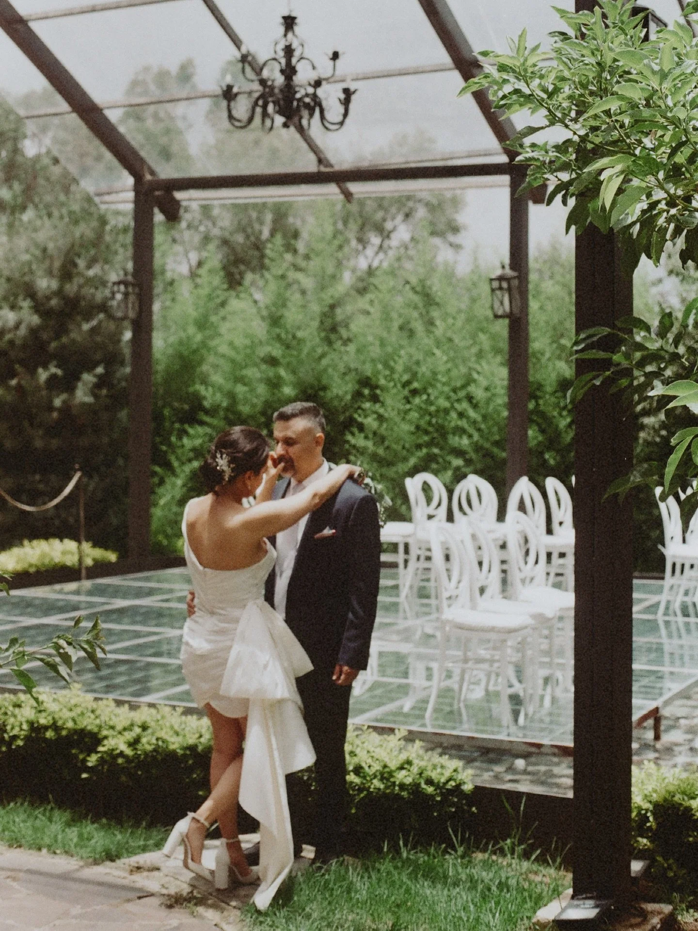 Not everything needs to be sharp to be remembered.
Some moments are felt before they&rsquo;re seen.
Film remembers what perfection forgets.
.
.
..
.
#weddingphotographer
#destinationweddingphotographer
#weddingstoryteller
#authenticwedding
#editorial