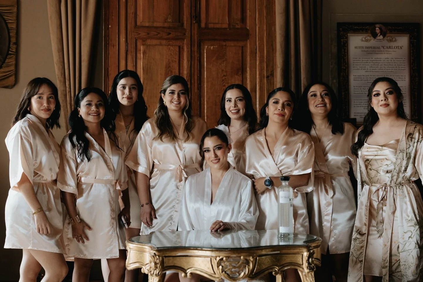 The bride and her bridesmaids ✨
.
.
.
.
.
#weddingphotographer
#destinationweddingphotographer
#weddingstoryteller
#authenticwedding
#editorialwedding