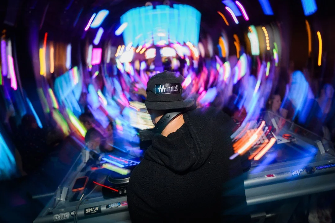 Whoa, remember that Beyond 30 party a few weeks ago? Daytime clubbing hit different! So cool bumping into old friends and meeting a bunch of new awesome people. You guys always bring the best energy. Huge thanks to @tipsy_photographer for these great