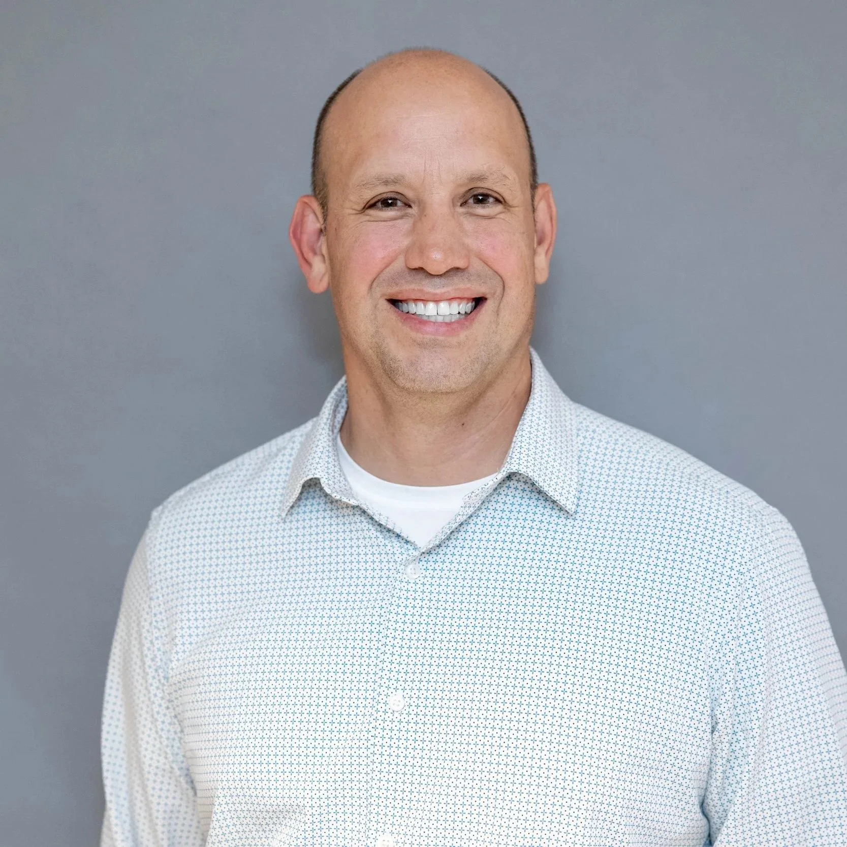 Scott Alarcón Headshot