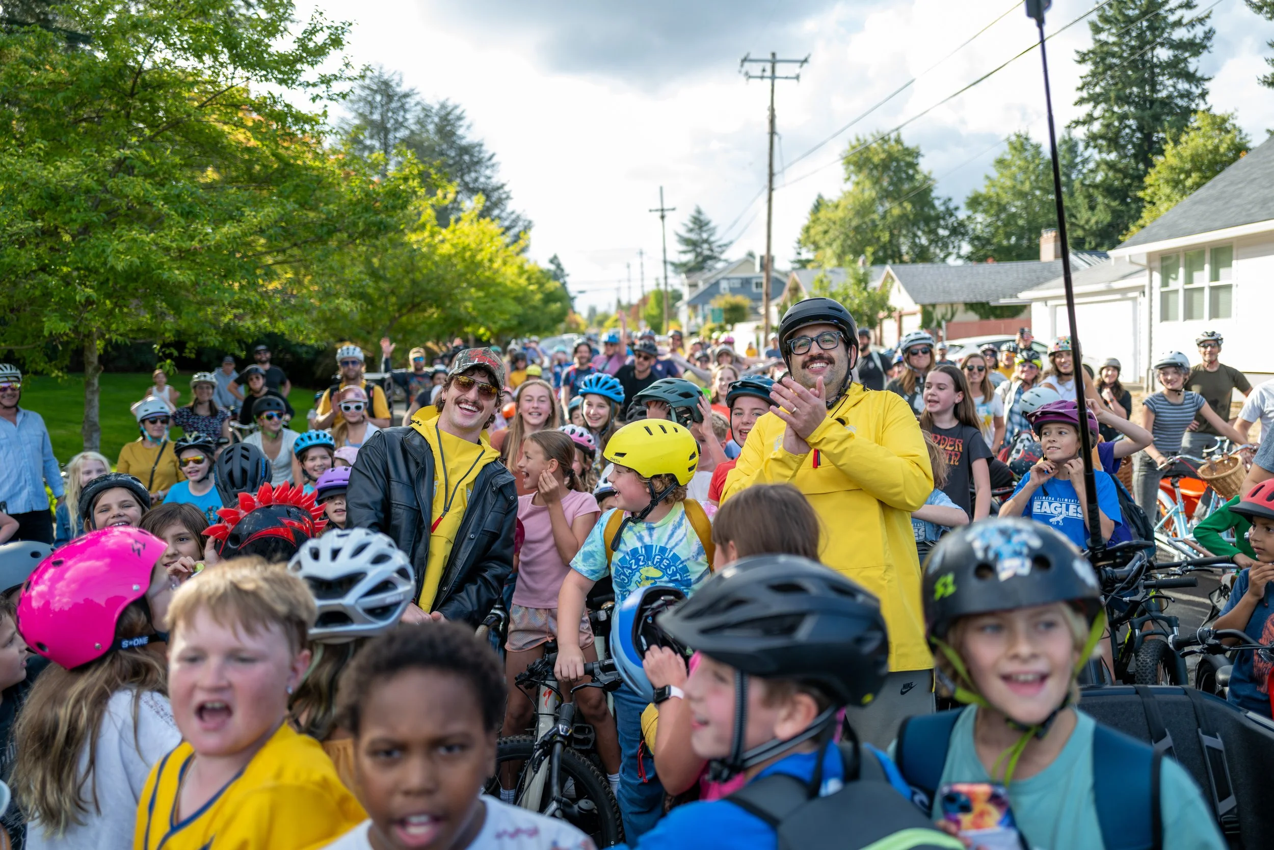 Benson Boone Takes a Break … and Joins Elementary School Kids on Their ‘Bike Bus’ Commute&nbsp;(People.com)