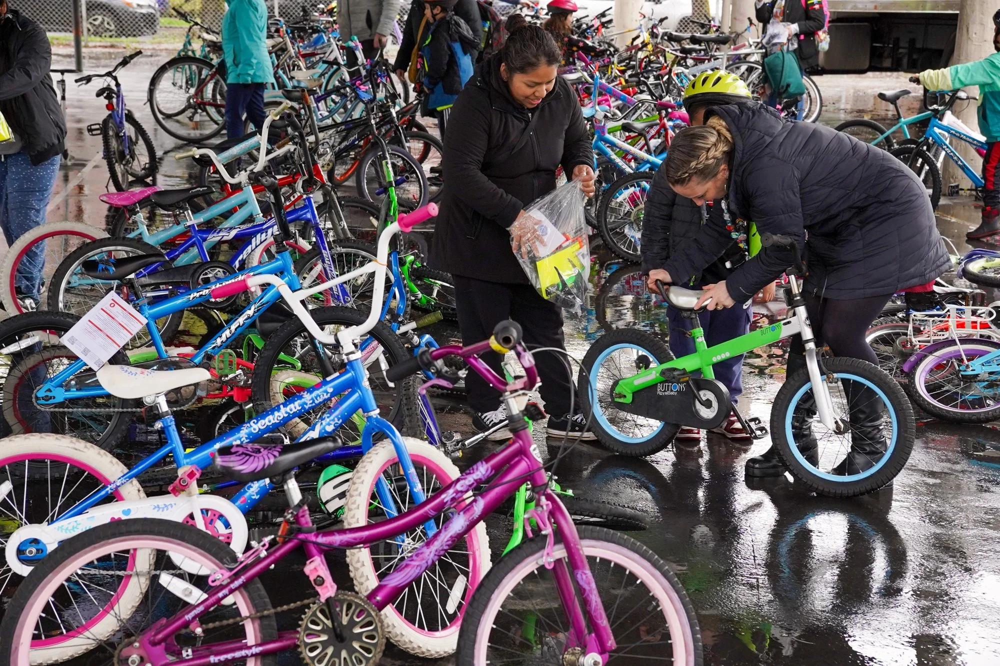 St. Johns families can get on the bike bus, thanks to donation event