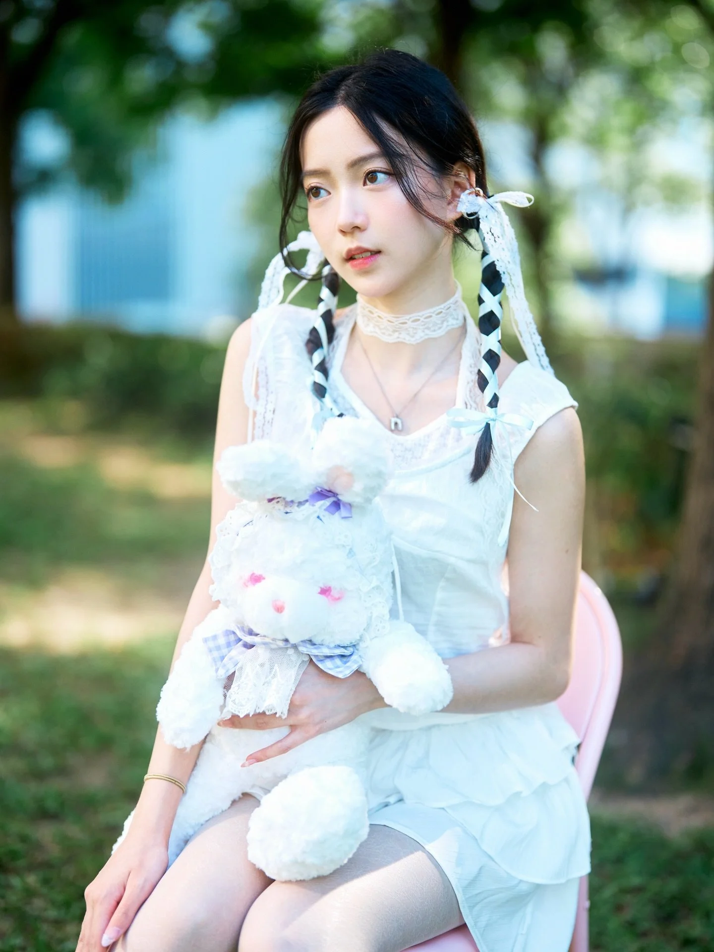 for @hissohk 

In frame @chingx.l 
Assistant @mooklam1012 @melody.ngai_ 
Stylist @mookmouthstyling 
Photographer @byhn.art 
Retouch @byhn.art