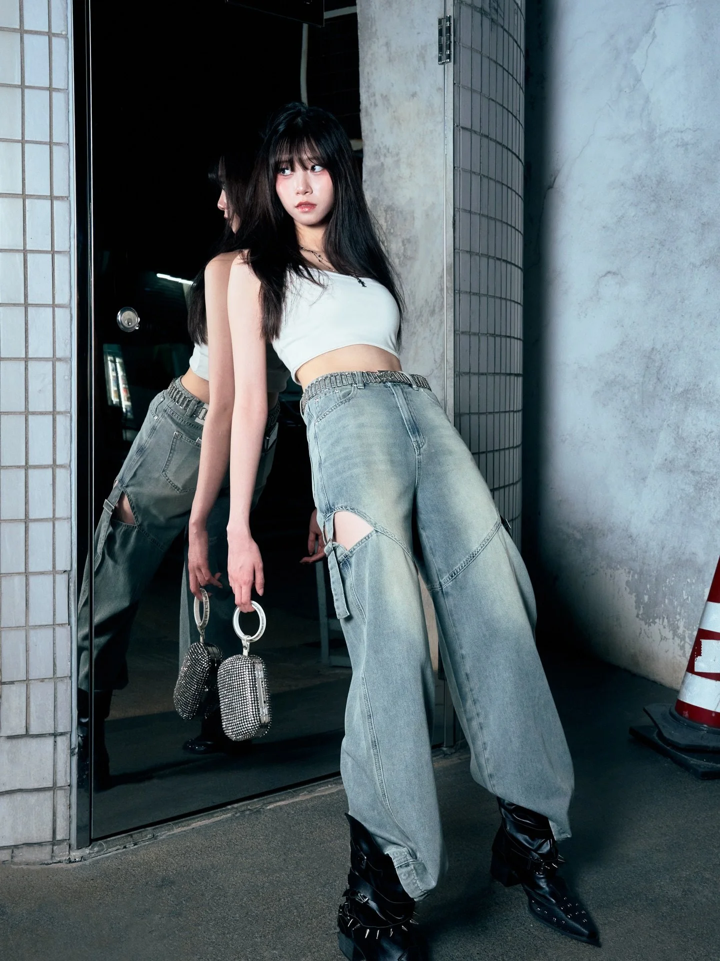 for @hissohk

In frame @chy_924 
Assistant @mooklam1012 @923tomi 
Stylist @mookmouthstyling 
Styling Assistant @923tomi 
MUA @rose.anne_mua 
Art Direction @/Kim
Photographer @byhn.art 
Retouch @byhn.art