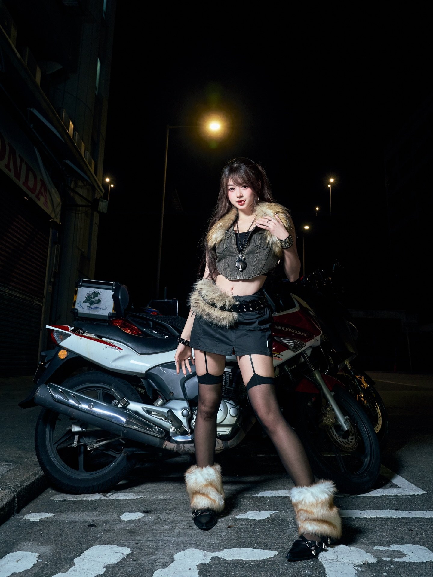 for @hissohk

In frame @yl2o7 
Assistant @mooklam1012 @923tomi 
Stylist @mookmouthstyling 
Styling Assistant @923tomi 
MUA @rose.anne_mua 
Art Direction @/Kim
Photographer @byhn.art 
Retouch @byhn.art