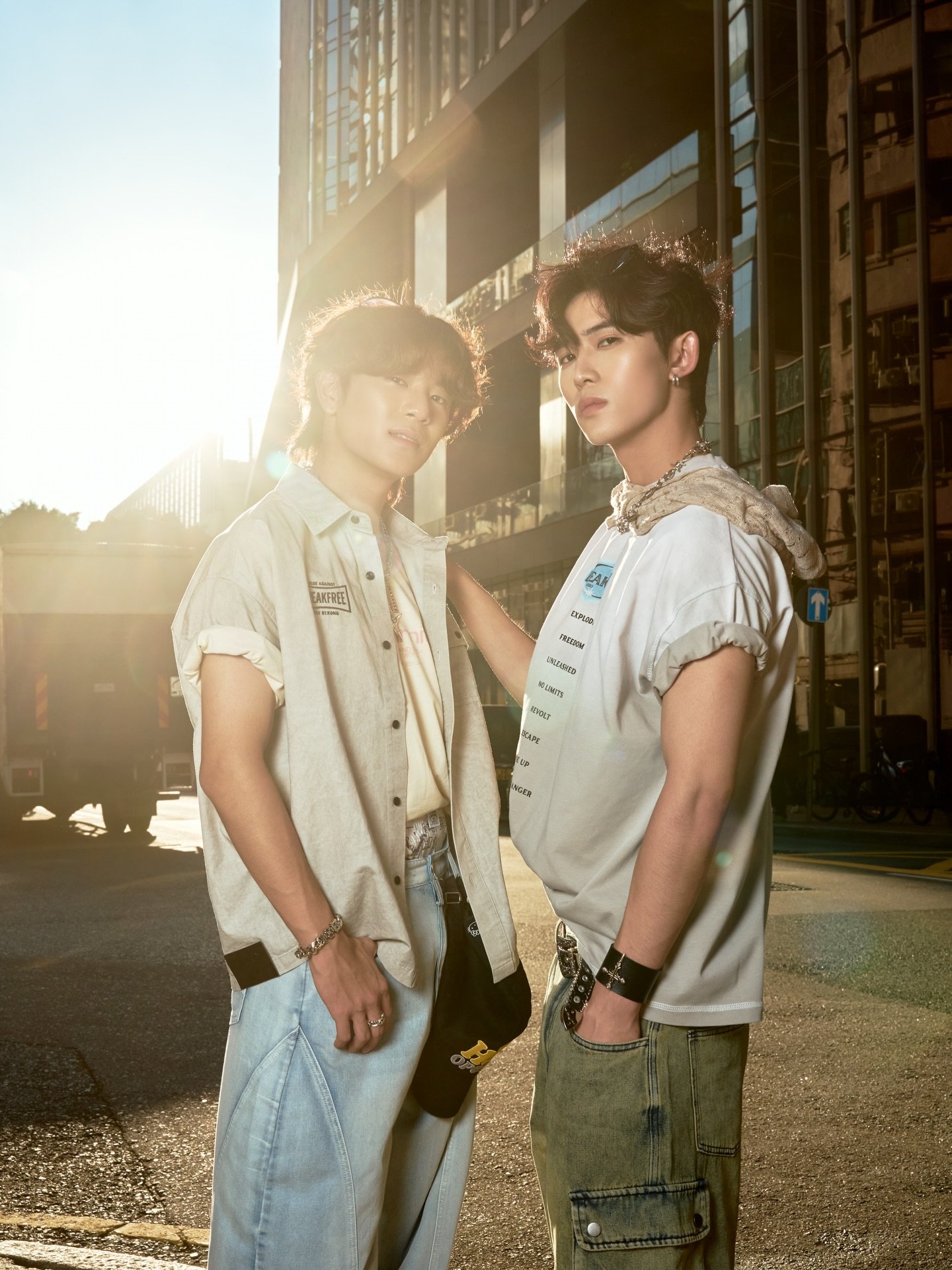 for @hissohk

In frame @andrexng @jackwonggg_ 
Assistant @kk._.ki @923tomi 
Stylist @mookmouthstyling 
Styling Assistant @923tomi 
Art Direction @/Kim
Photographer @byhn.art 
Retouch @byhn.art 

Special Thanks
Hair for Andr&eacute; (Sponsored) @ebell