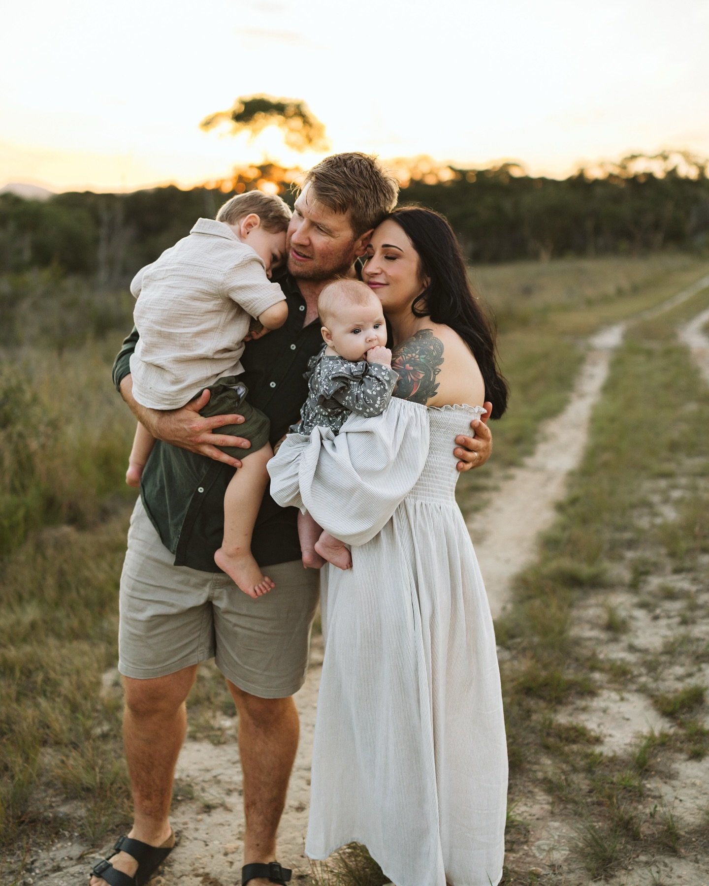 Another family session full of laughter &amp; happiness. I am so drawn to family sessions, the way kids laugh &amp; adore their parents .🥹
Images captured are not just for social media, but the kids when they grow up. I believe as time passes, these