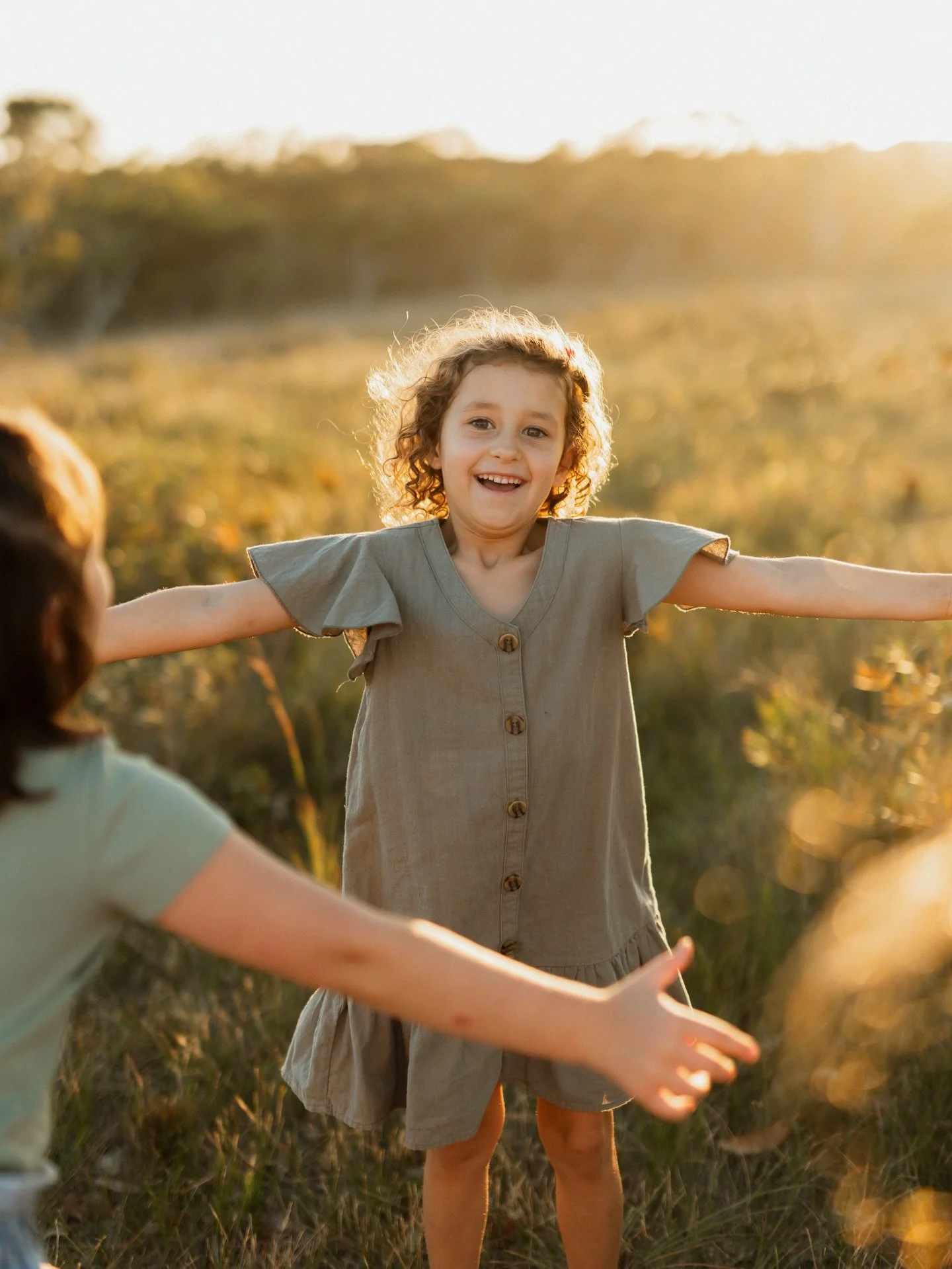 A beautiful afternoon in the sunshine with this fam. I adore family sessions, probably because I love my own so much and truly understand the value of capturing each season. 🌸 Have you booked your family session for the year? Reach out if you would 