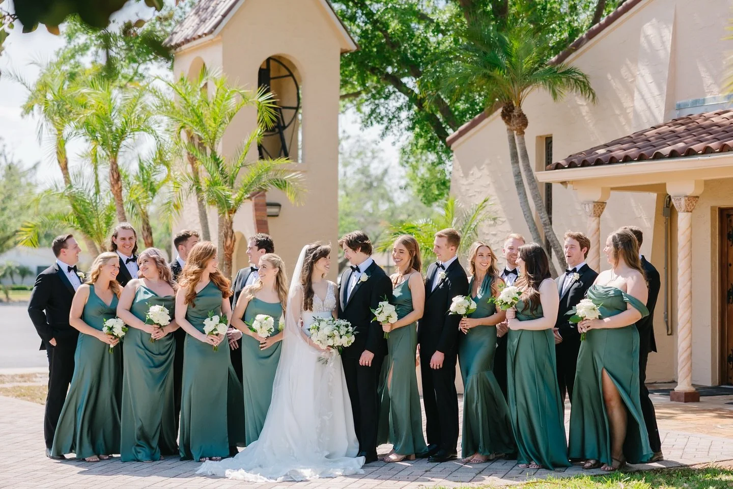 Green- Classic, sleek and forever chic

#greenwedding #greenbridesmaids #tampaweddingplanner