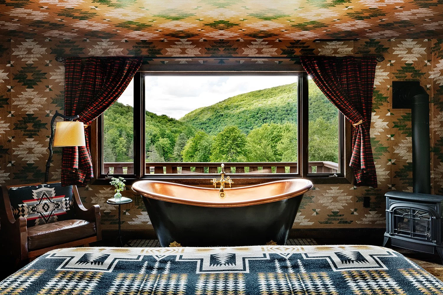 Catskills Boutique Hotel - Stunning view with copper soaking tub