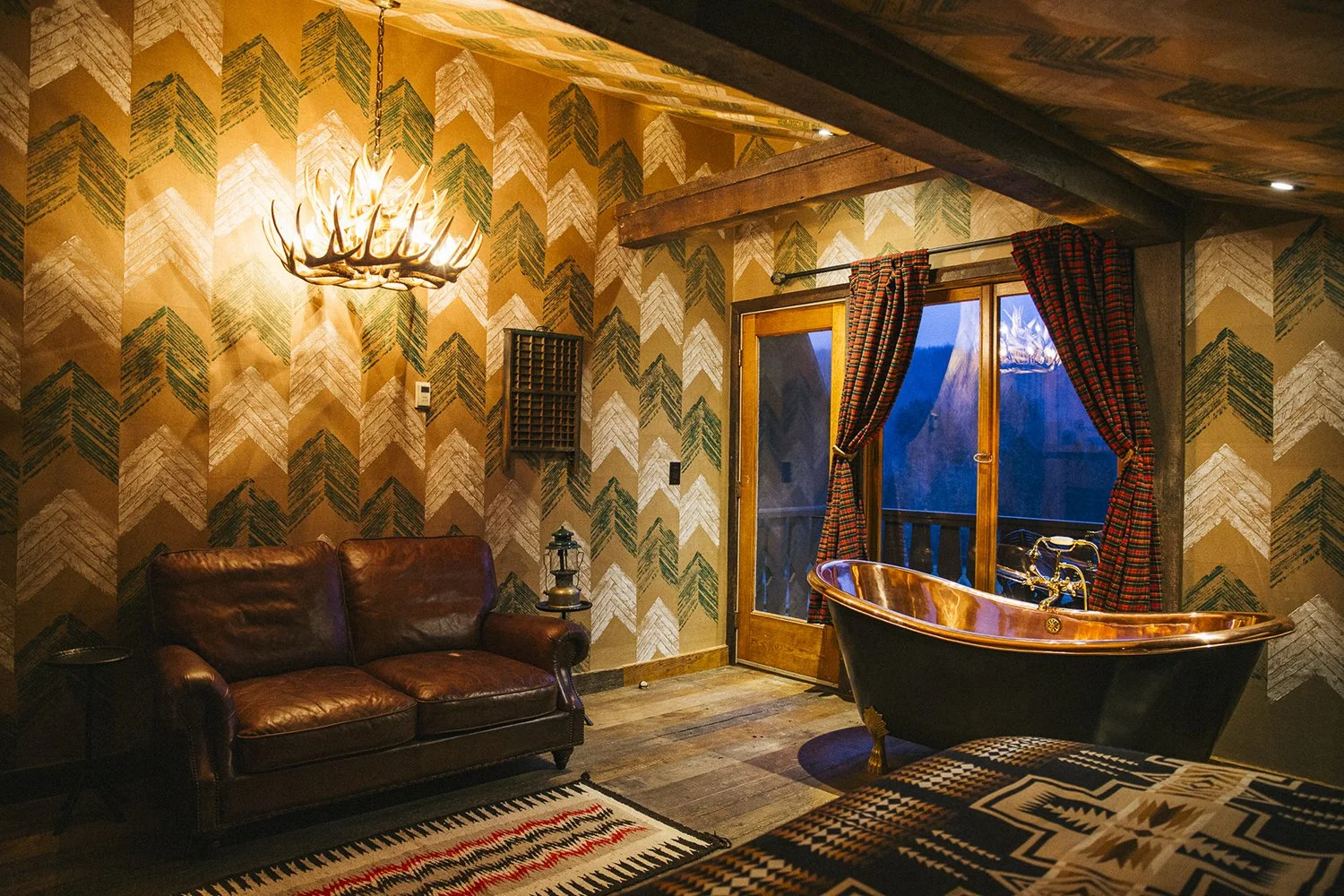 ALPONE PENTHOUSE BATHING SUITE