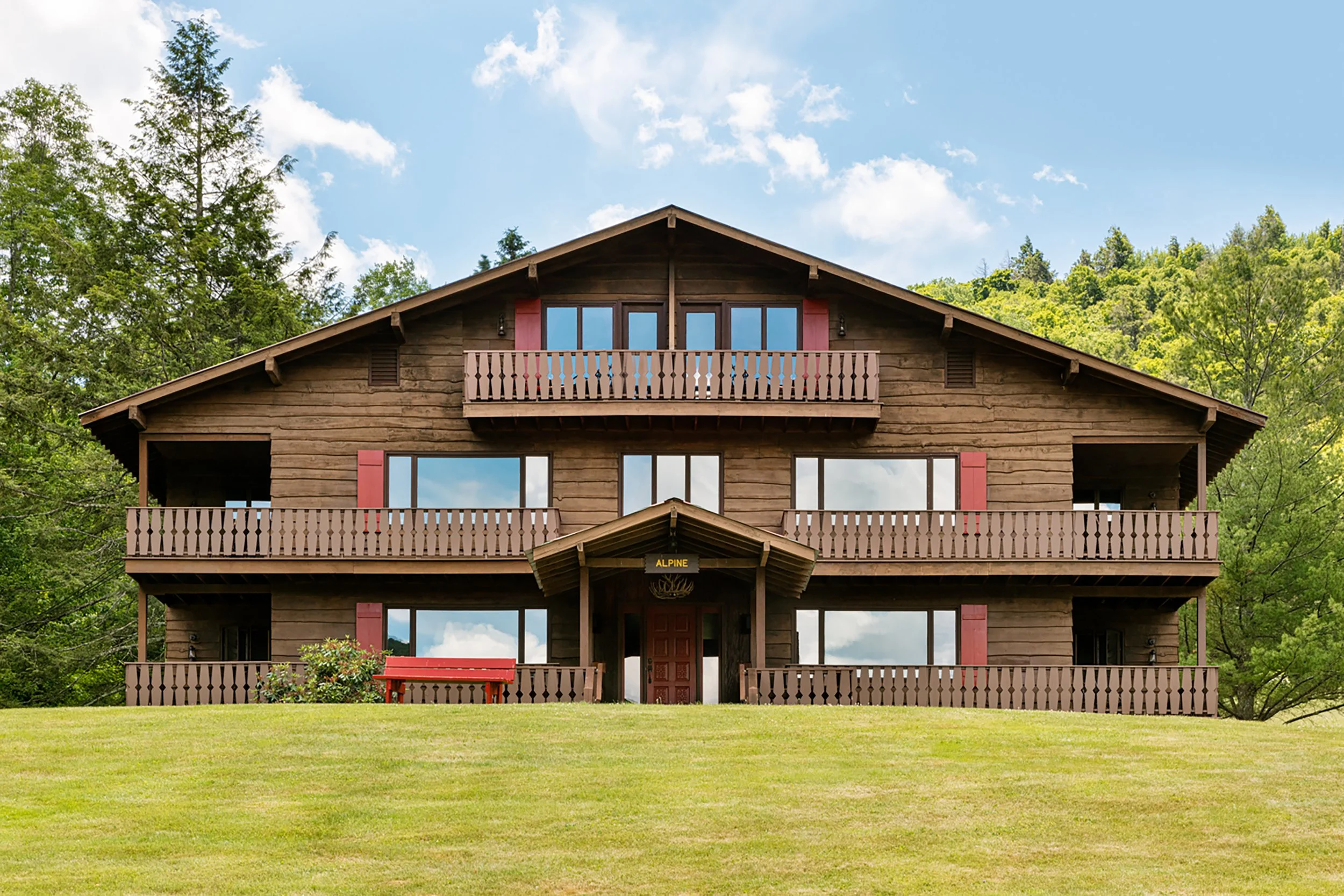Urban_Cowboy_Catskills_June_20_Exteriors_LowRes-12.jpg