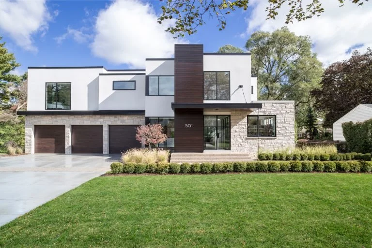 501-Larchlea-Exterior-6_resize-768x513.jpg
