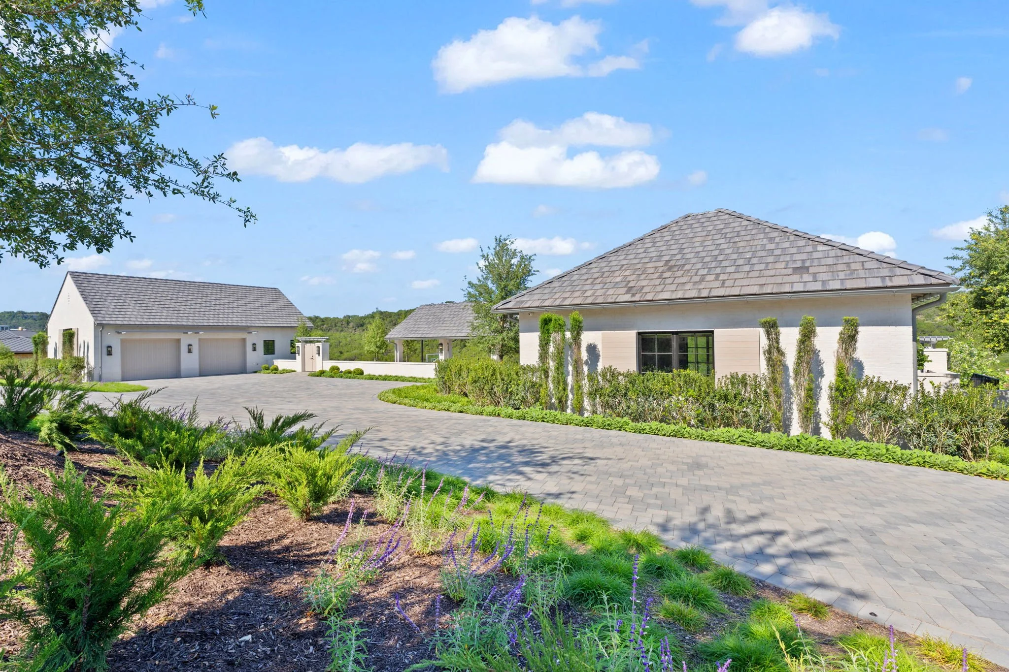 5511-scenic-view-dr-garage.jpg