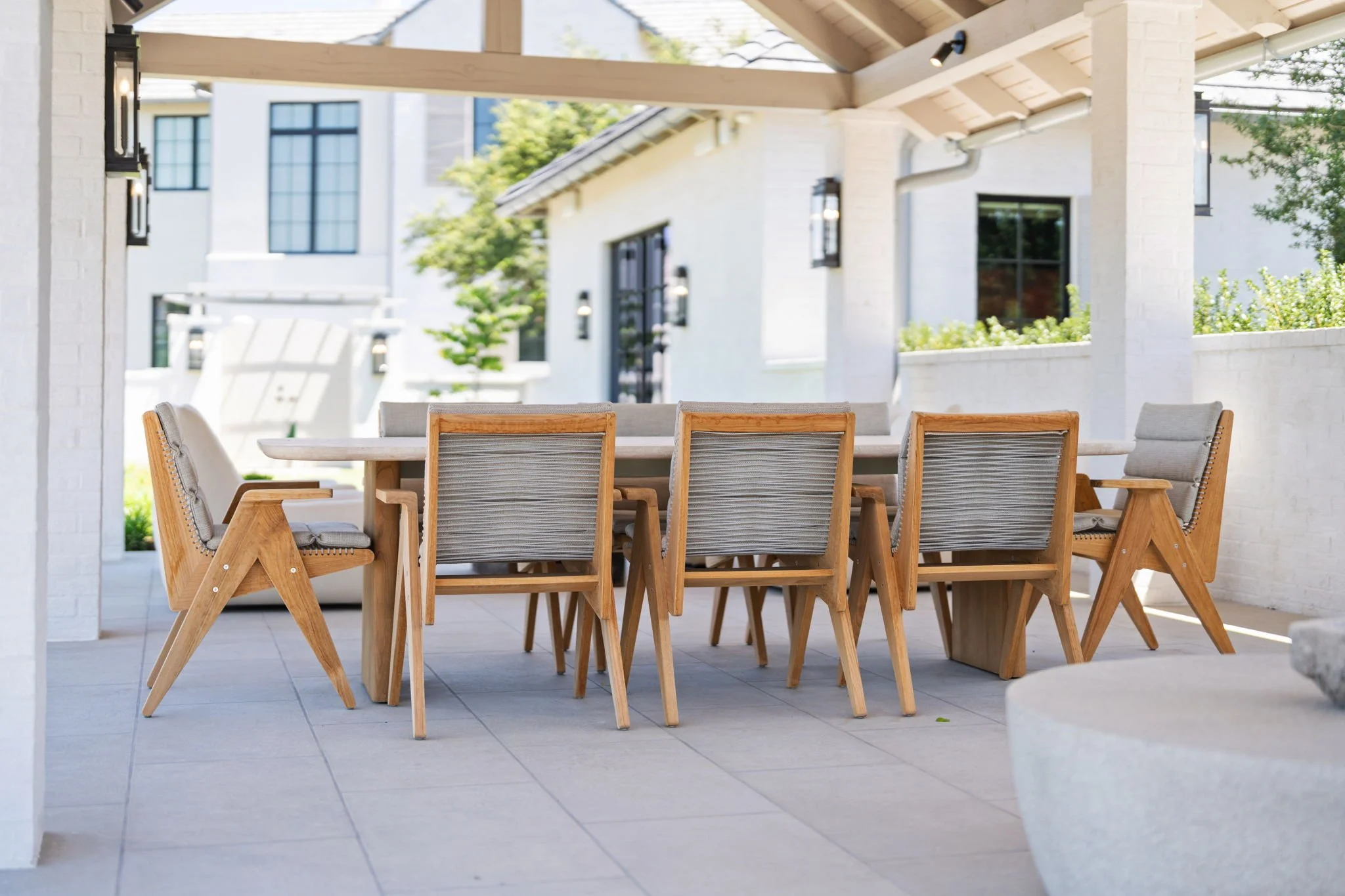 5511-scenic-view-dr-outdoor-dining.jpg