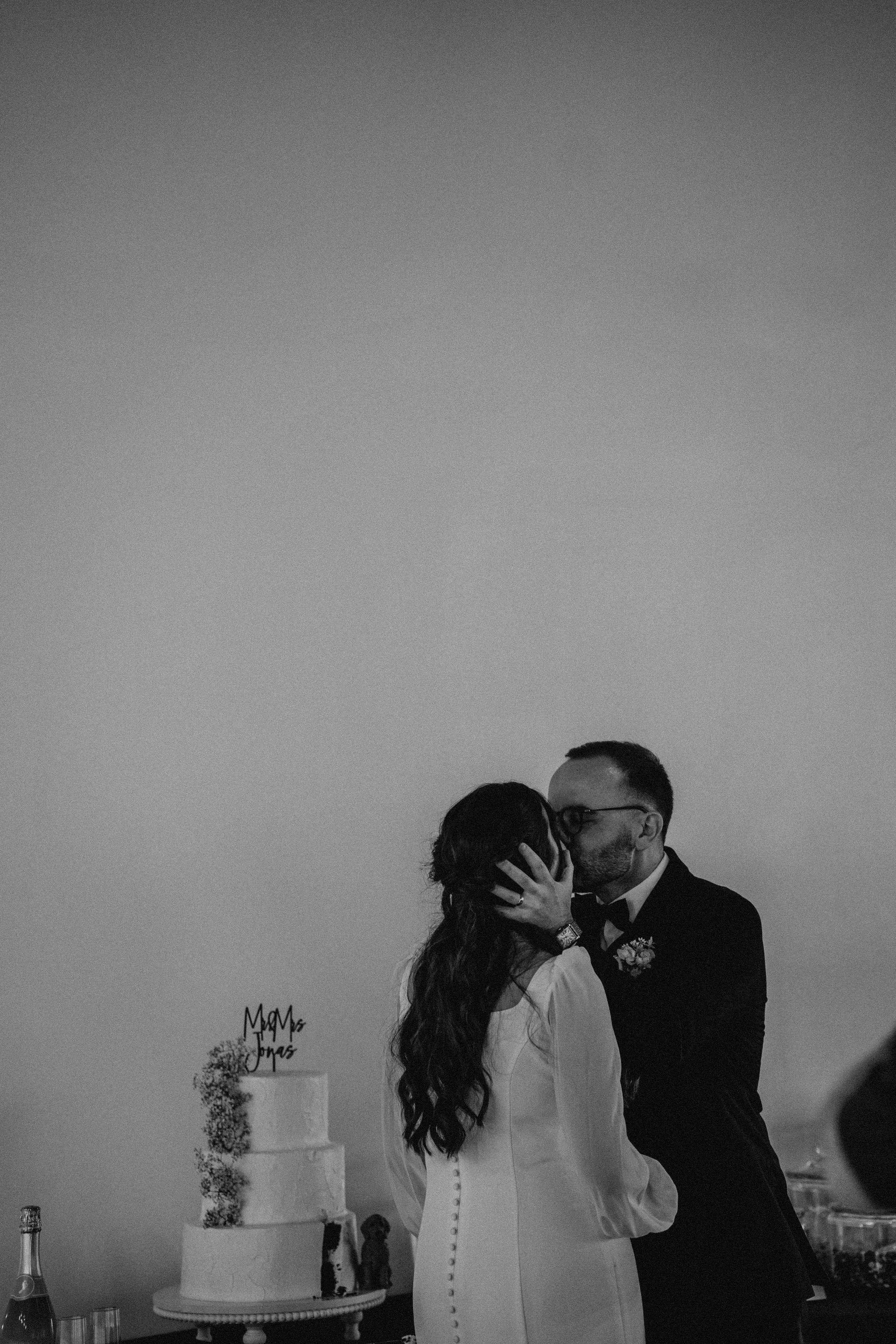 the-monarch-room-summer-kansas-city-wedding-6767.jpg