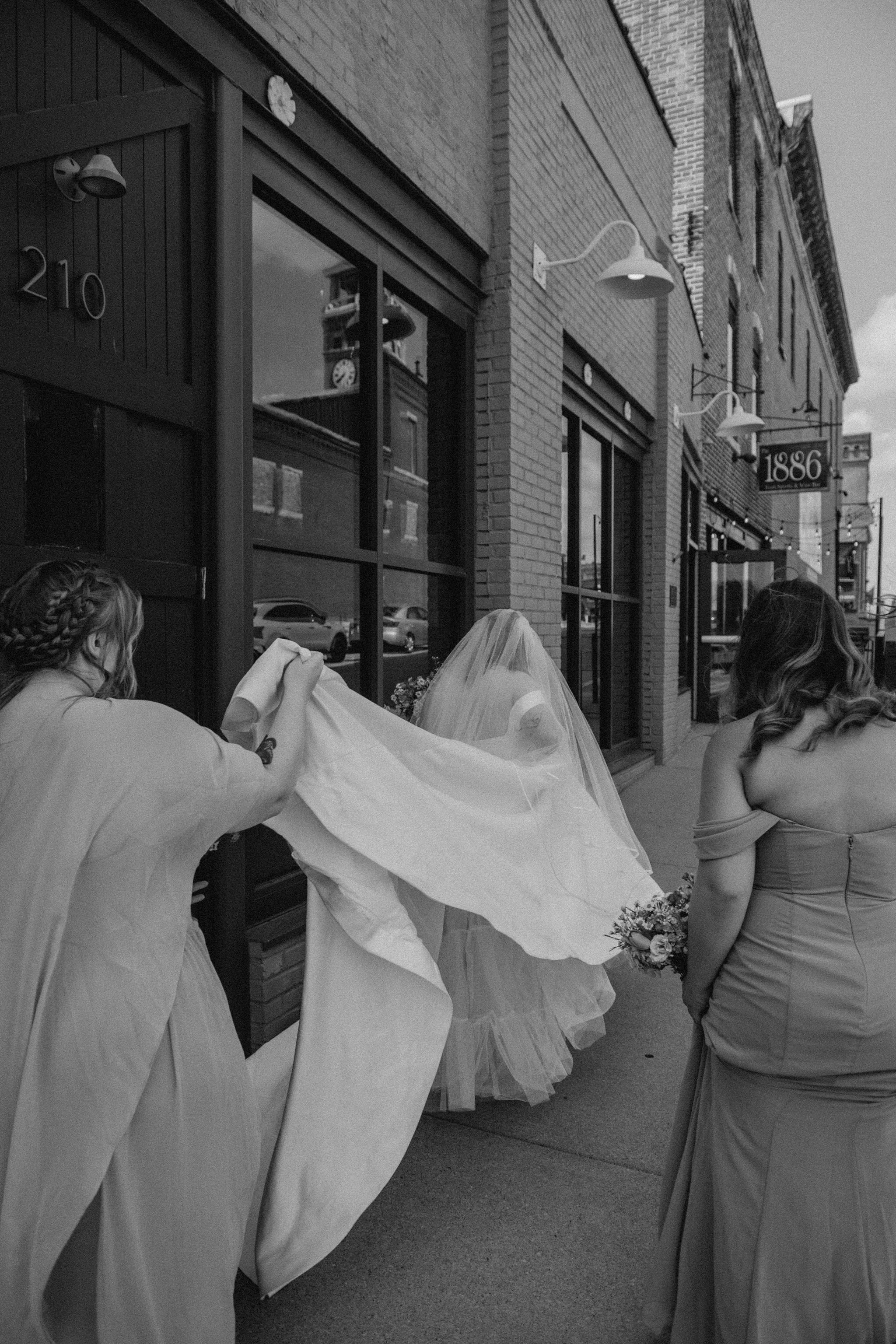 the-davis-event-space-spring-wedding-gallery-0533-2.jpg