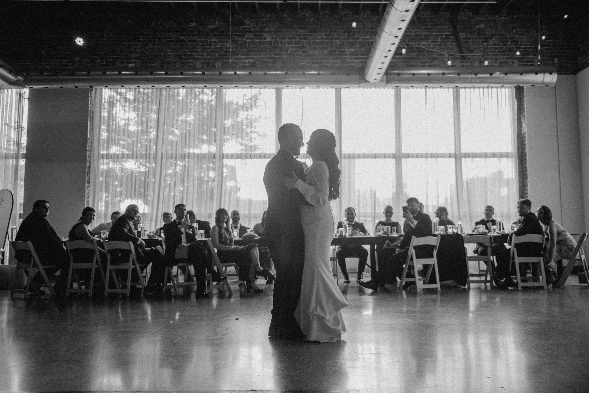 the-monarch-room-summer-kansas-city-wedding-1210.jpg
