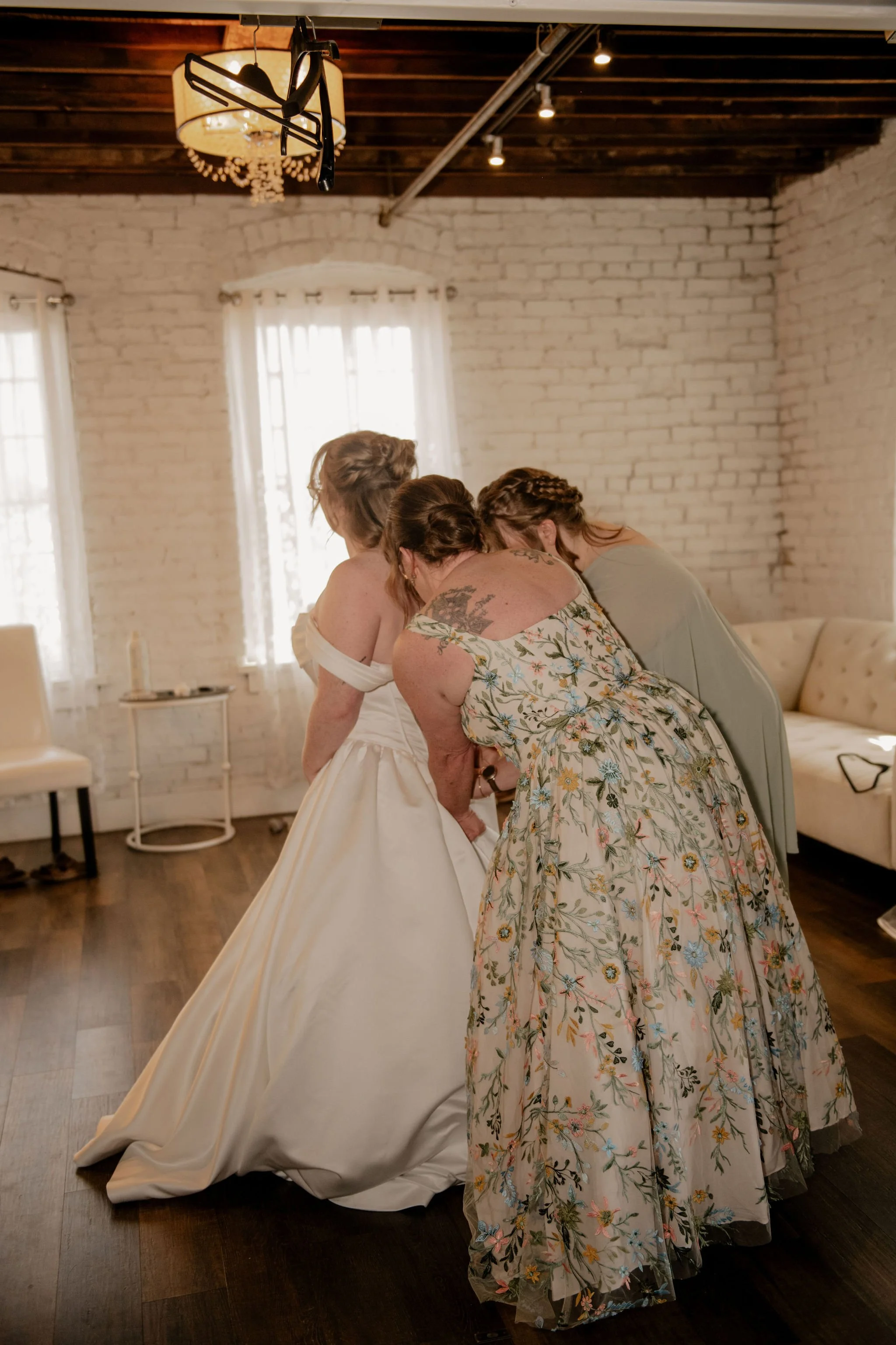the-davis-event-space-spring-wedding-gallery-0069.jpg