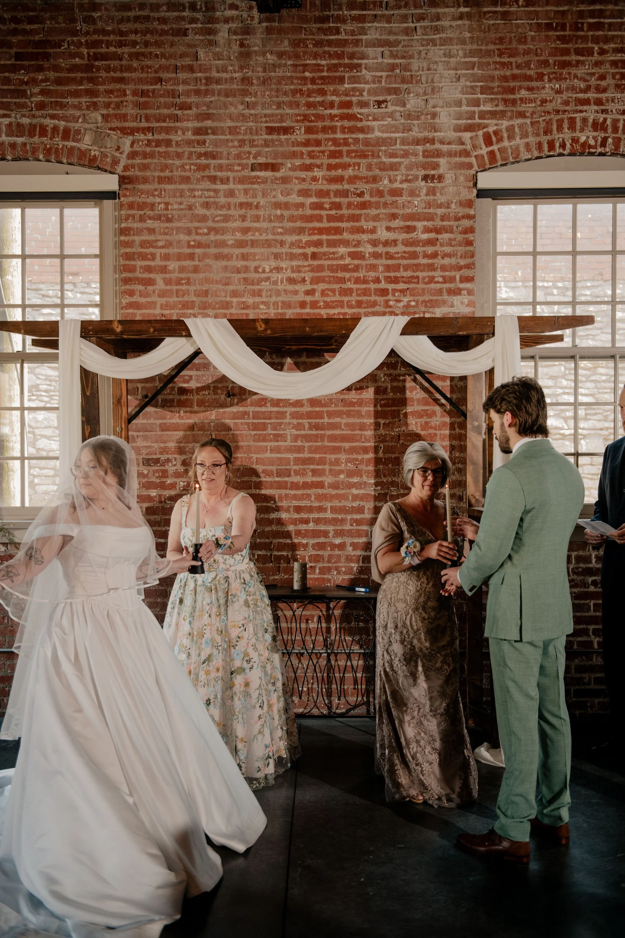 the-davis-event-space-spring-wedding-gallery-0806.jpg