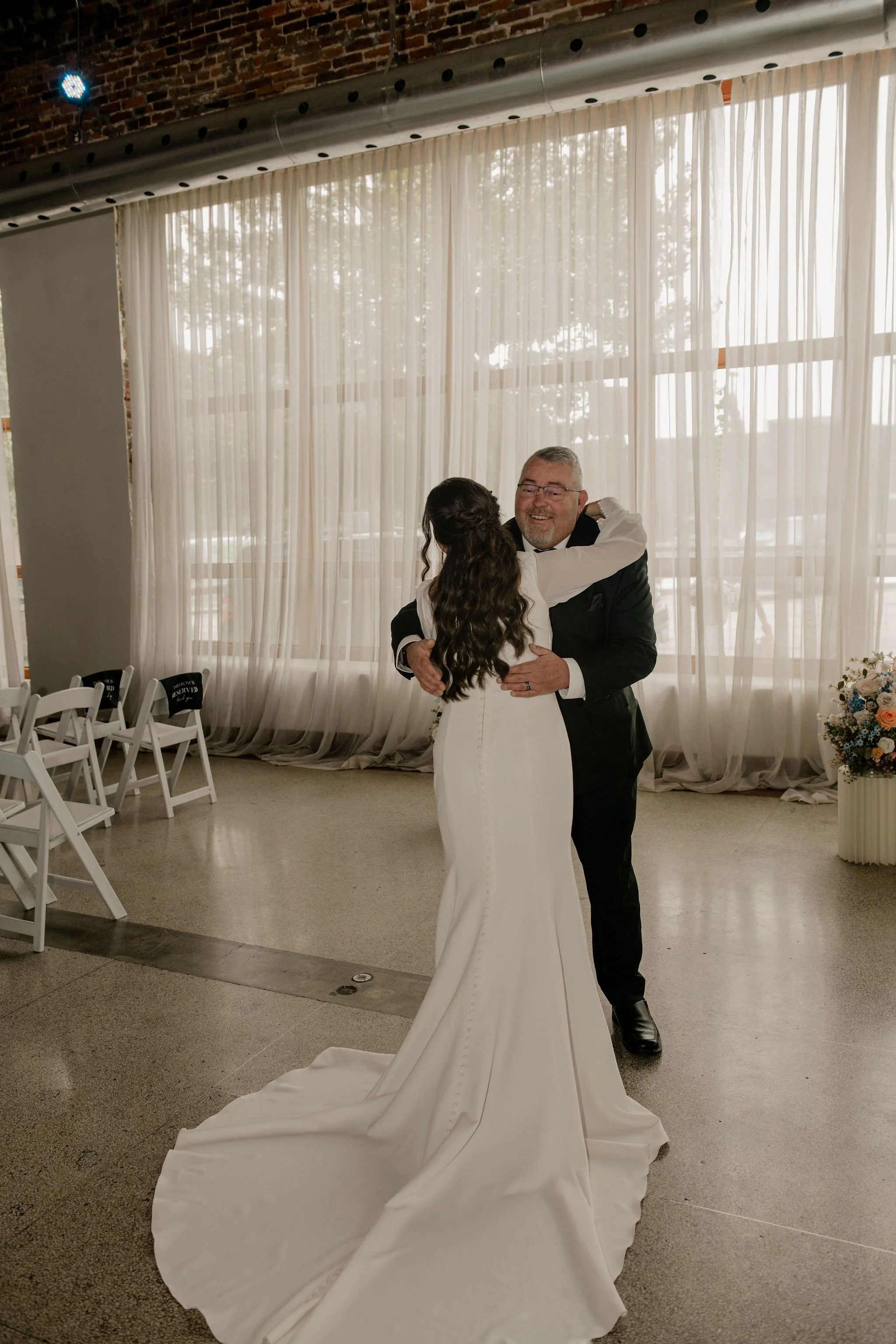 the-monarch-room-summer-kansas-city-wedding-0141.jpg
