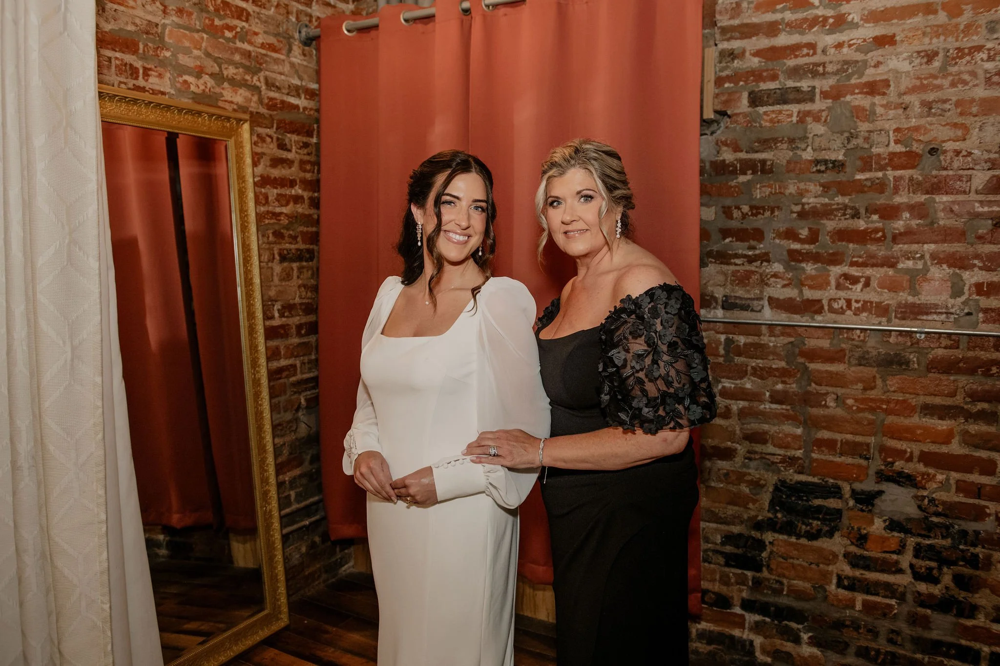 the-monarch-room-summer-kansas-city-wedding-0076.jpg