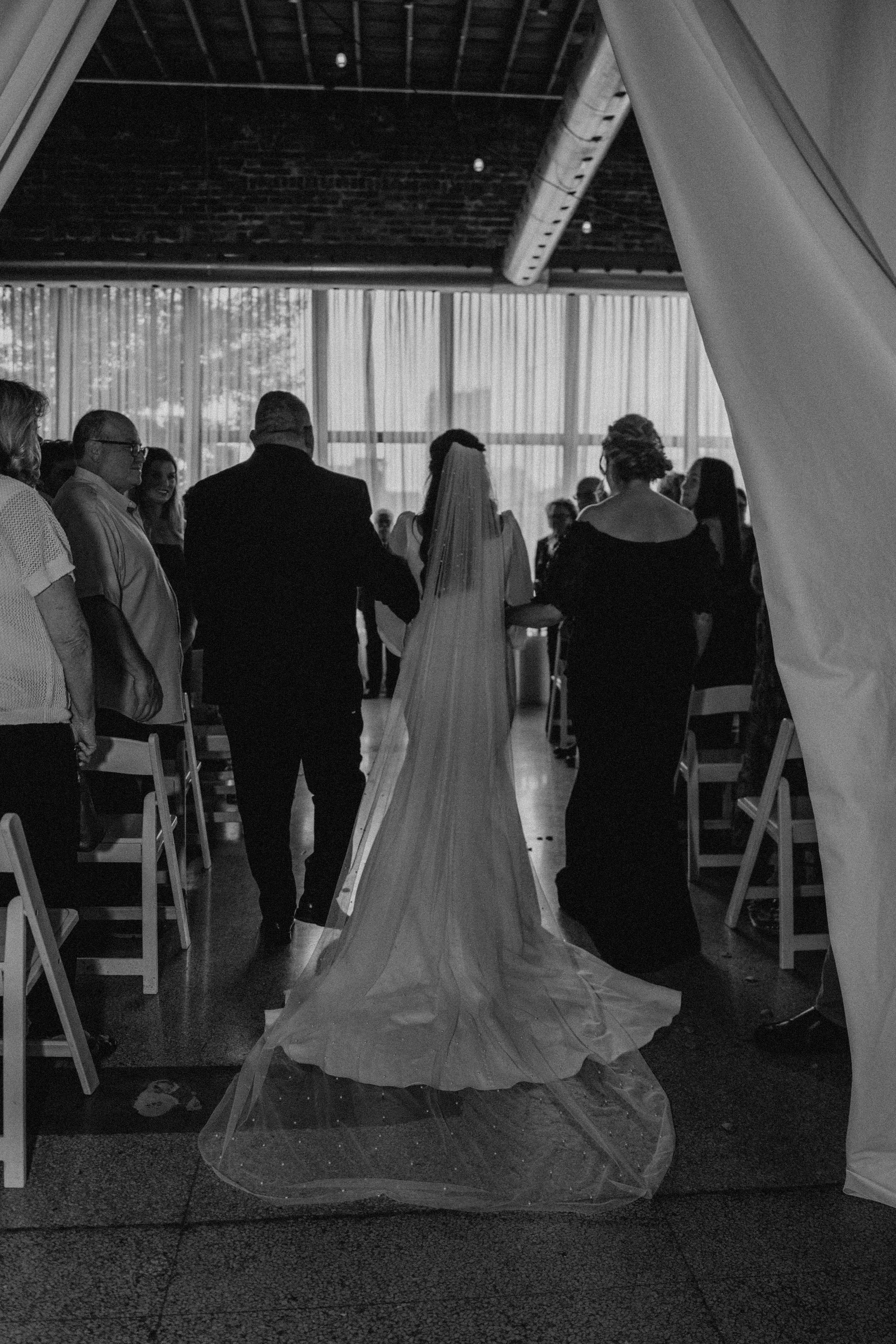 the-monarch-room-summer-kansas-city-wedding-9389-2.jpg