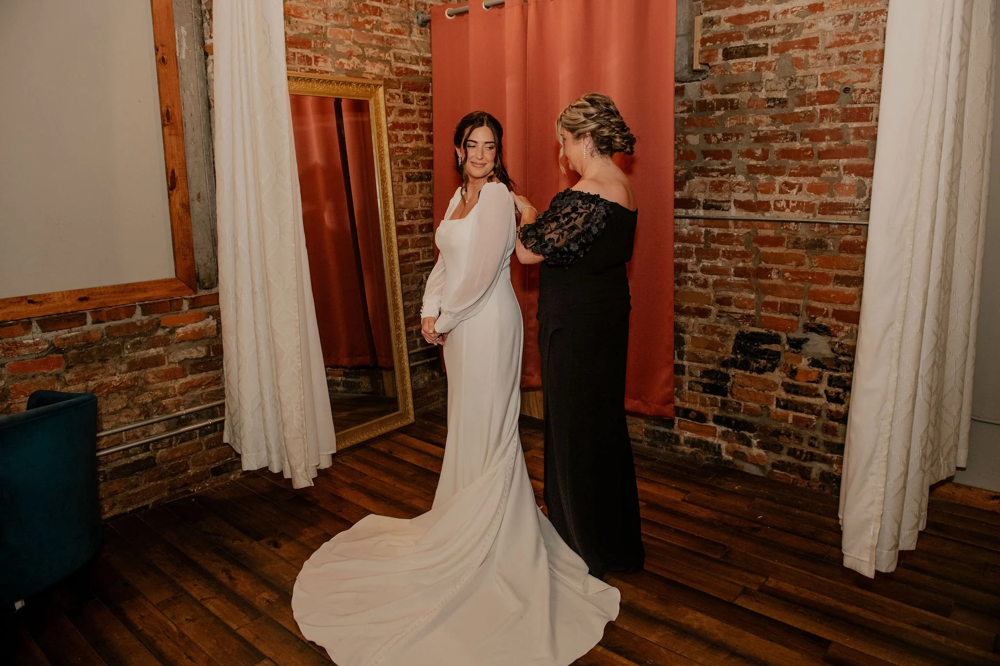 the-monarch-room-summer-kansas-city-wedding-0075.jpg