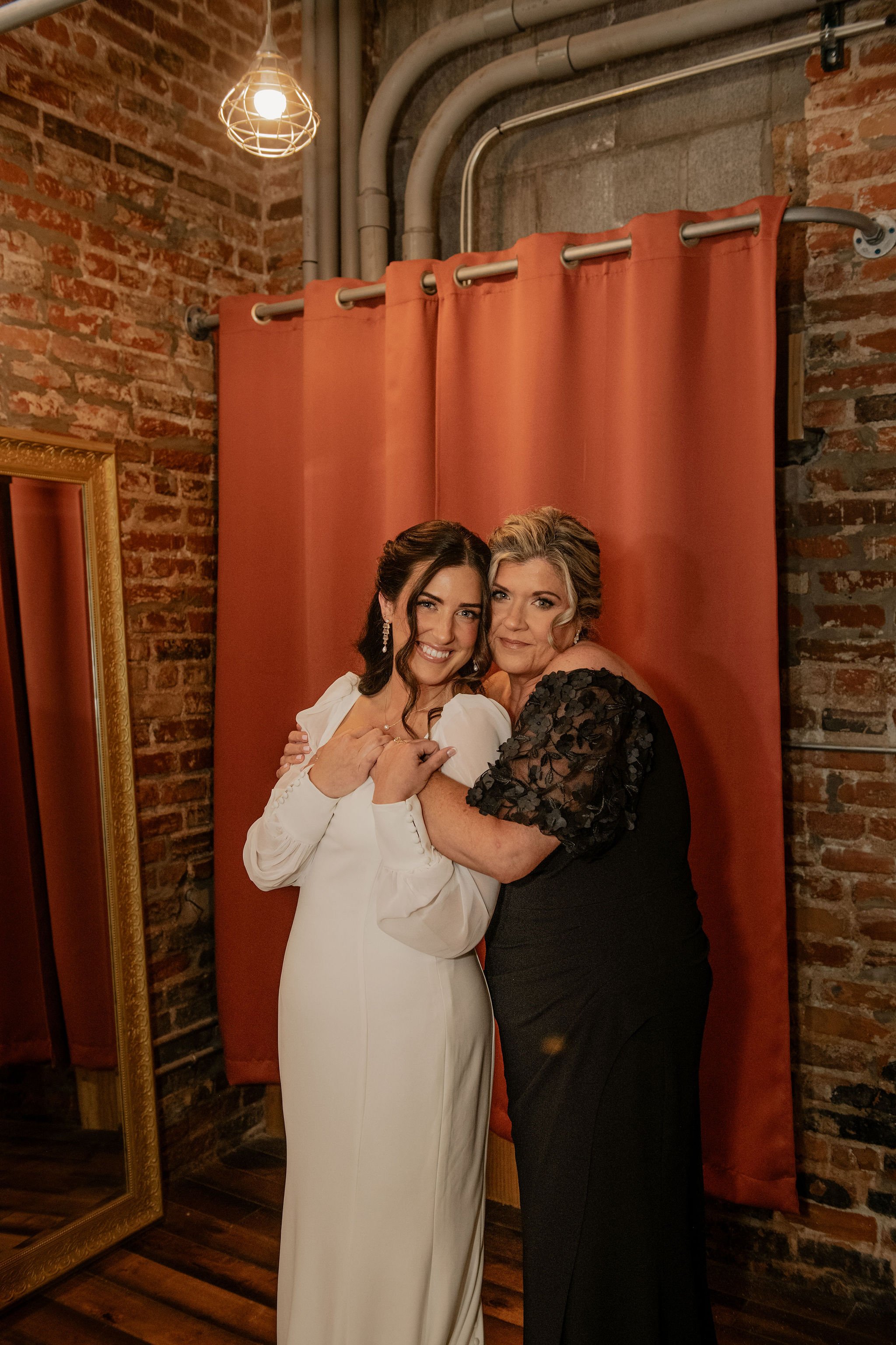 the-monarch-room-summer-kansas-city-wedding-0079.jpg