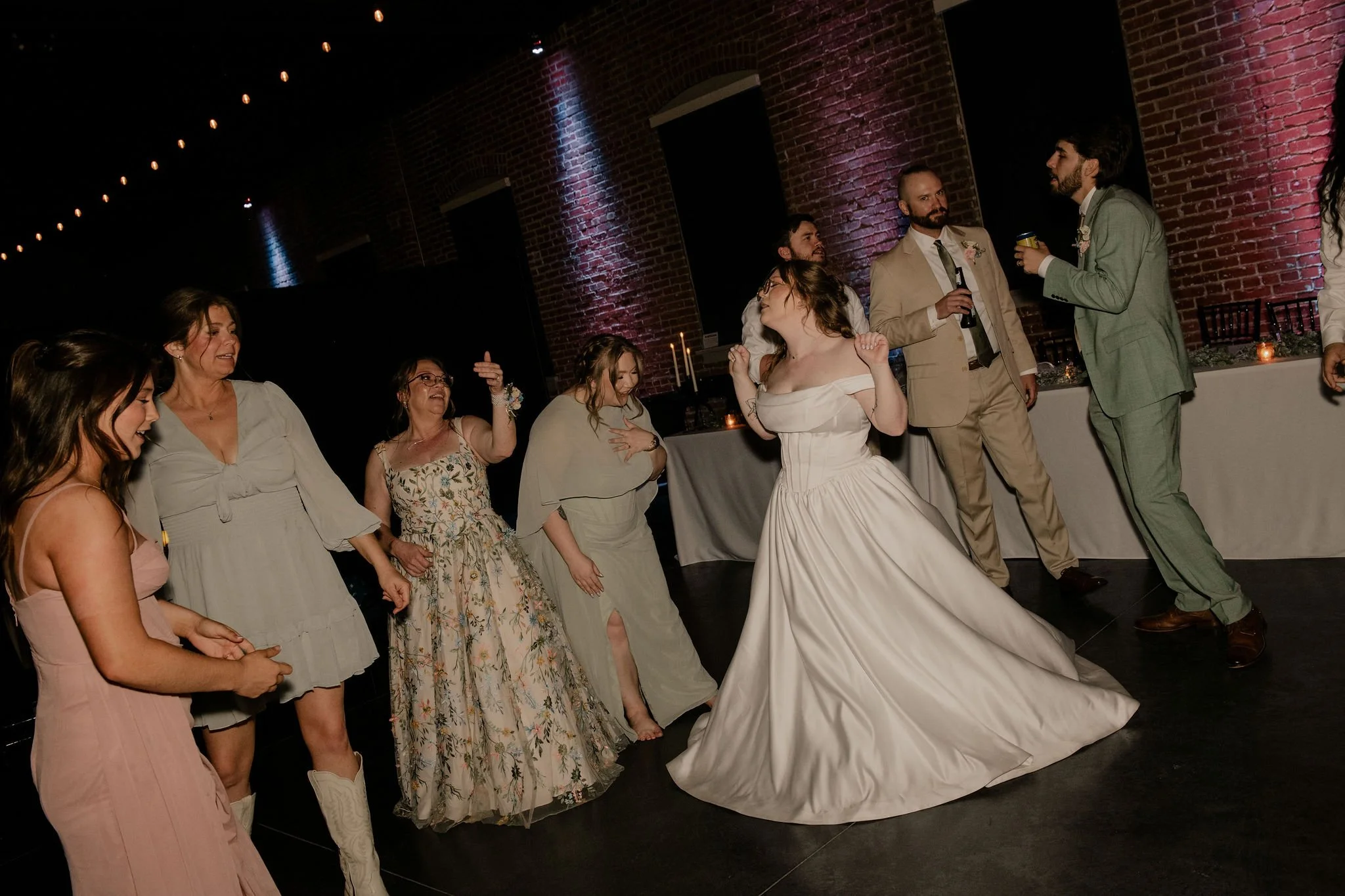 the-davis-event-space-spring-wedding-gallery-1200.jpg