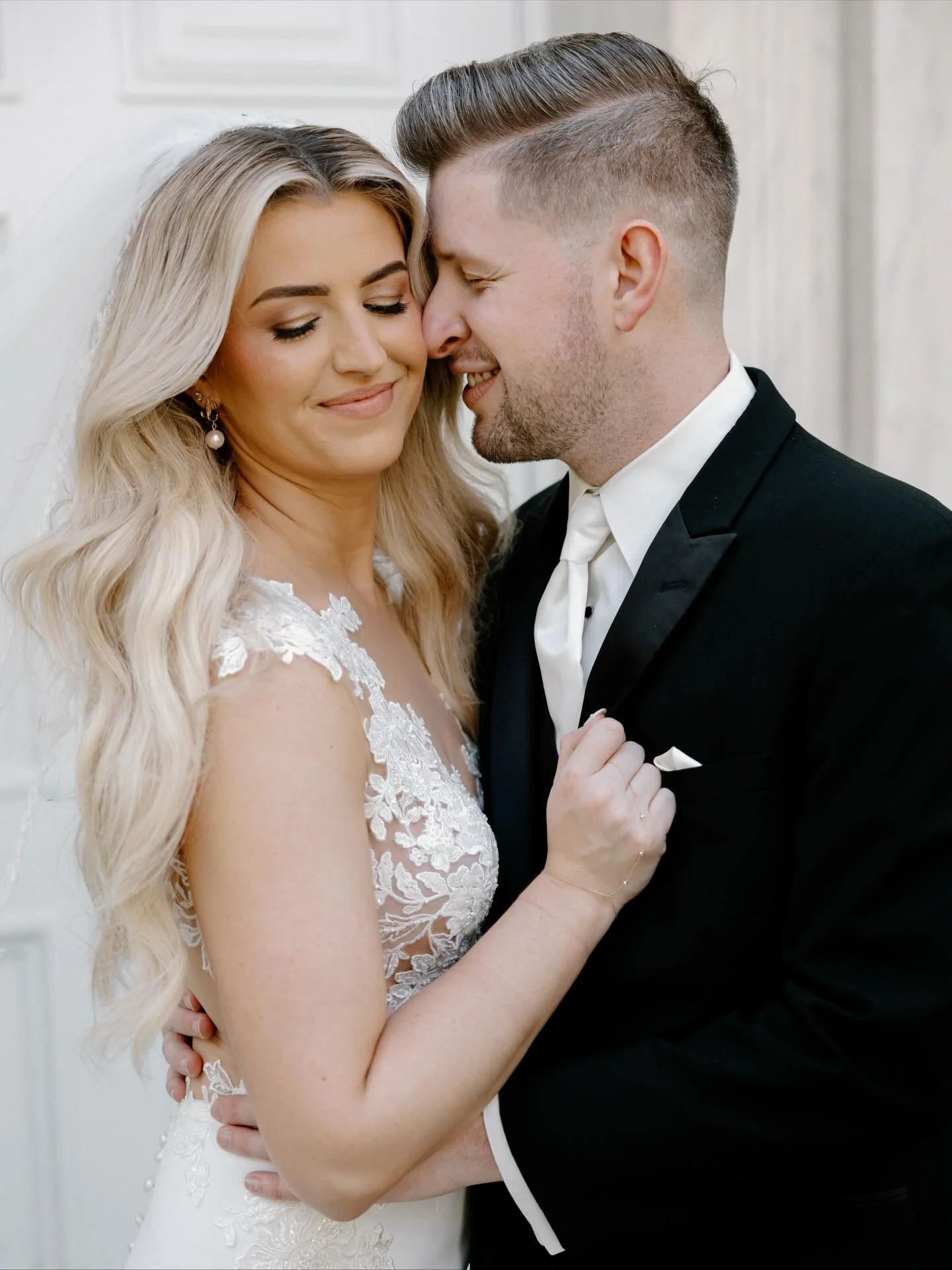 The &ldquo;just married&rdquo; glow ✨

Second shot for @kaylashenkphoto