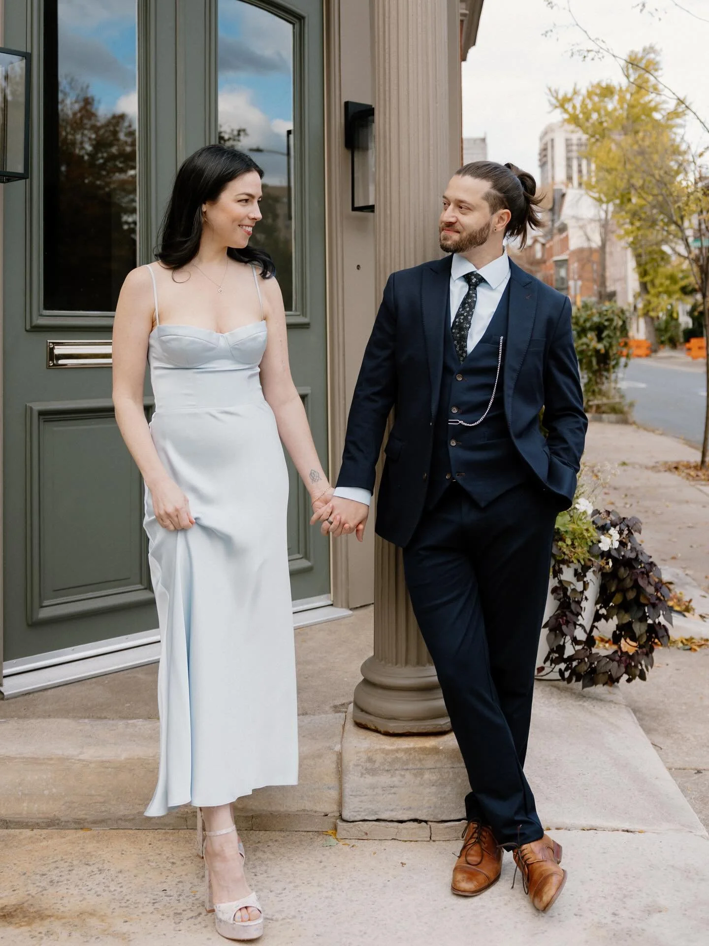 had the best time running all around the city with these newly weds &mdash; who got married in their apartment living room, danced to their Beatles&rsquo; records afterwards, and then just wanted photos to celebrate this milestone at all their favori