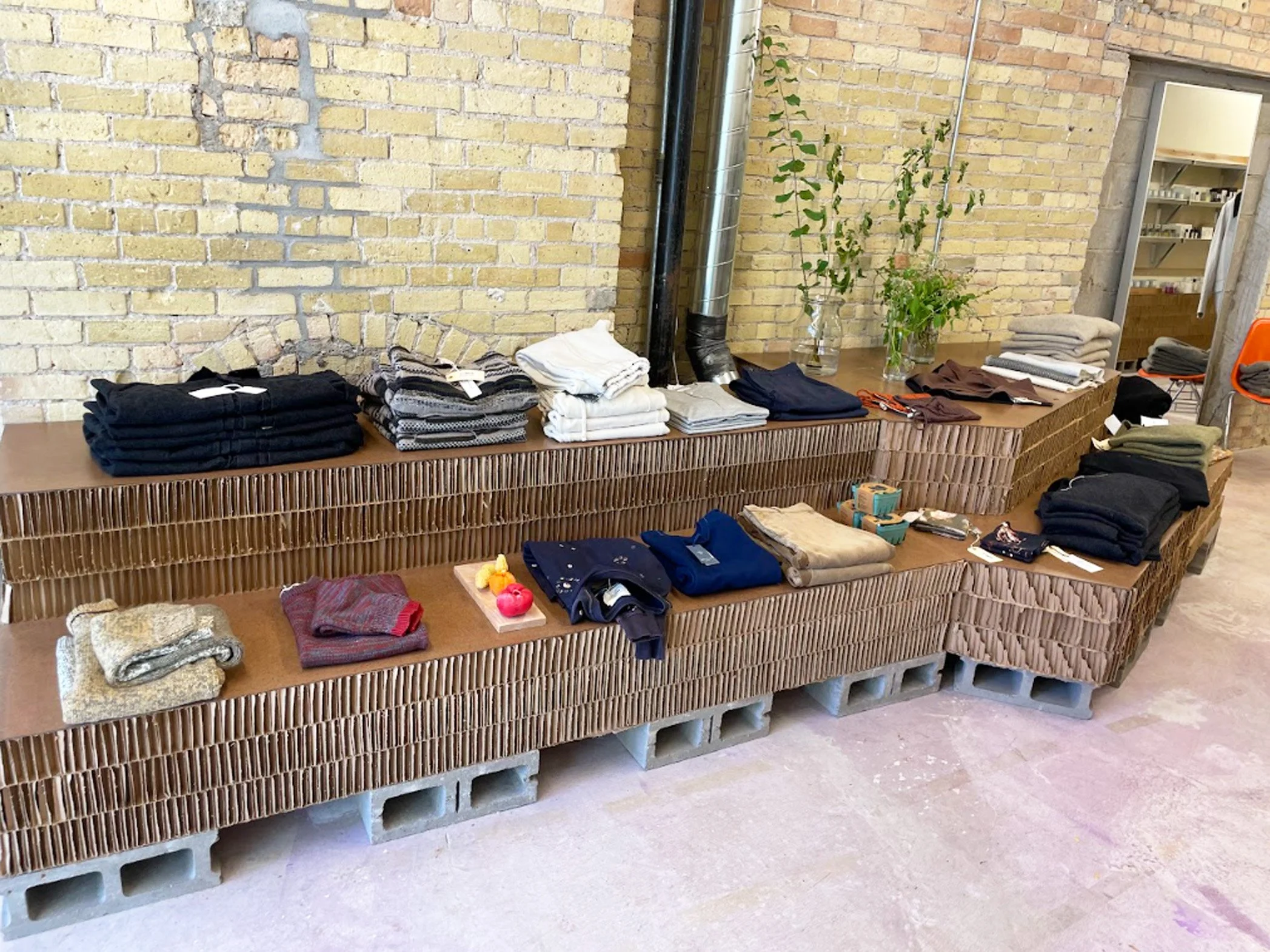 Store2.jpg