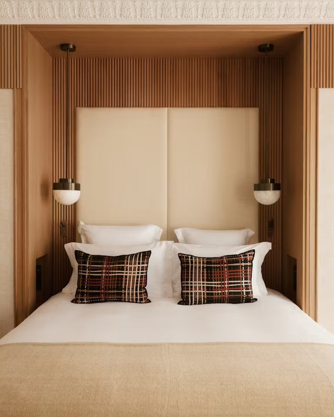 Ultra high-end luxury 3 bed 3.5 bath apartment in Palais-Royal, Paris